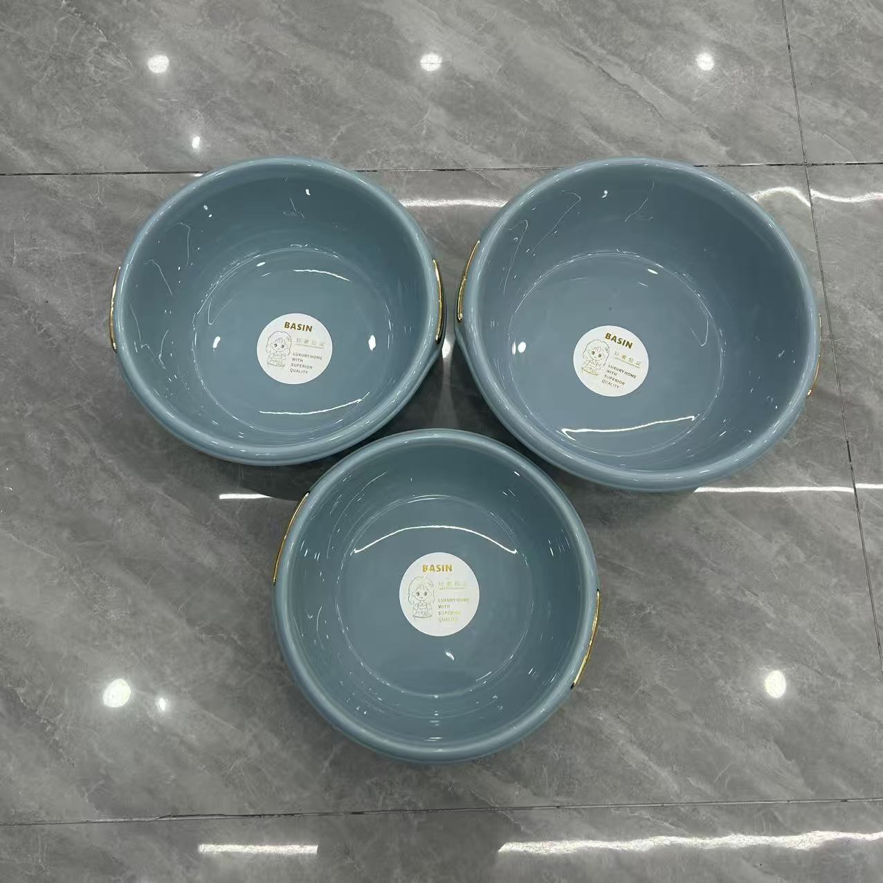 Thickened and durable round plastic basin for foot washing in student dormitories, multi-functional household small basin for washing clothes for babies and infants Item Picture