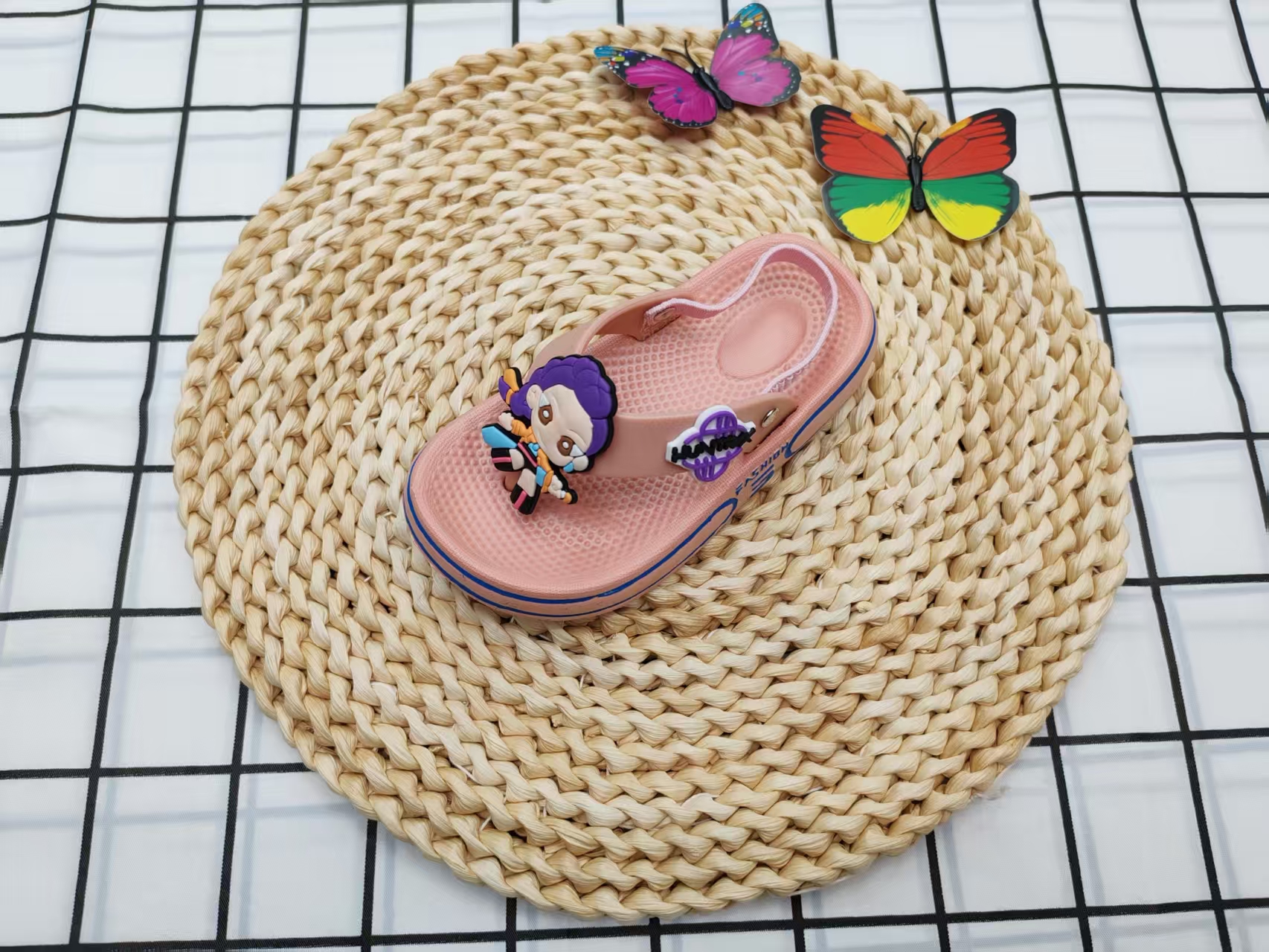 New cute cartoon flip-flops for children in summer 2025 details Picture