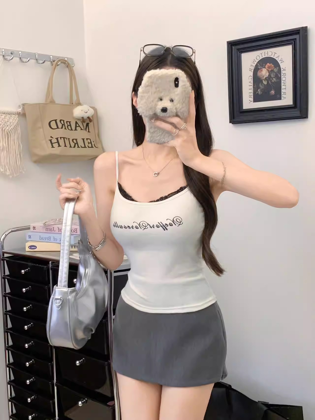 The hot girl patchwork small halter top is a top for women to wear inside and outside with a chest pad and letter-embroidered halter pic 6