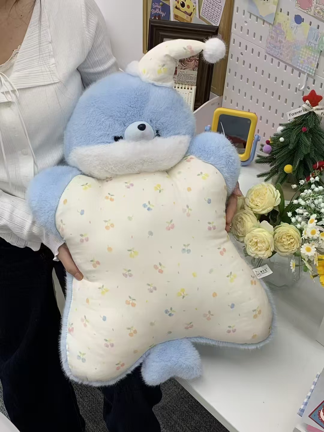 公仔抱枕实物图