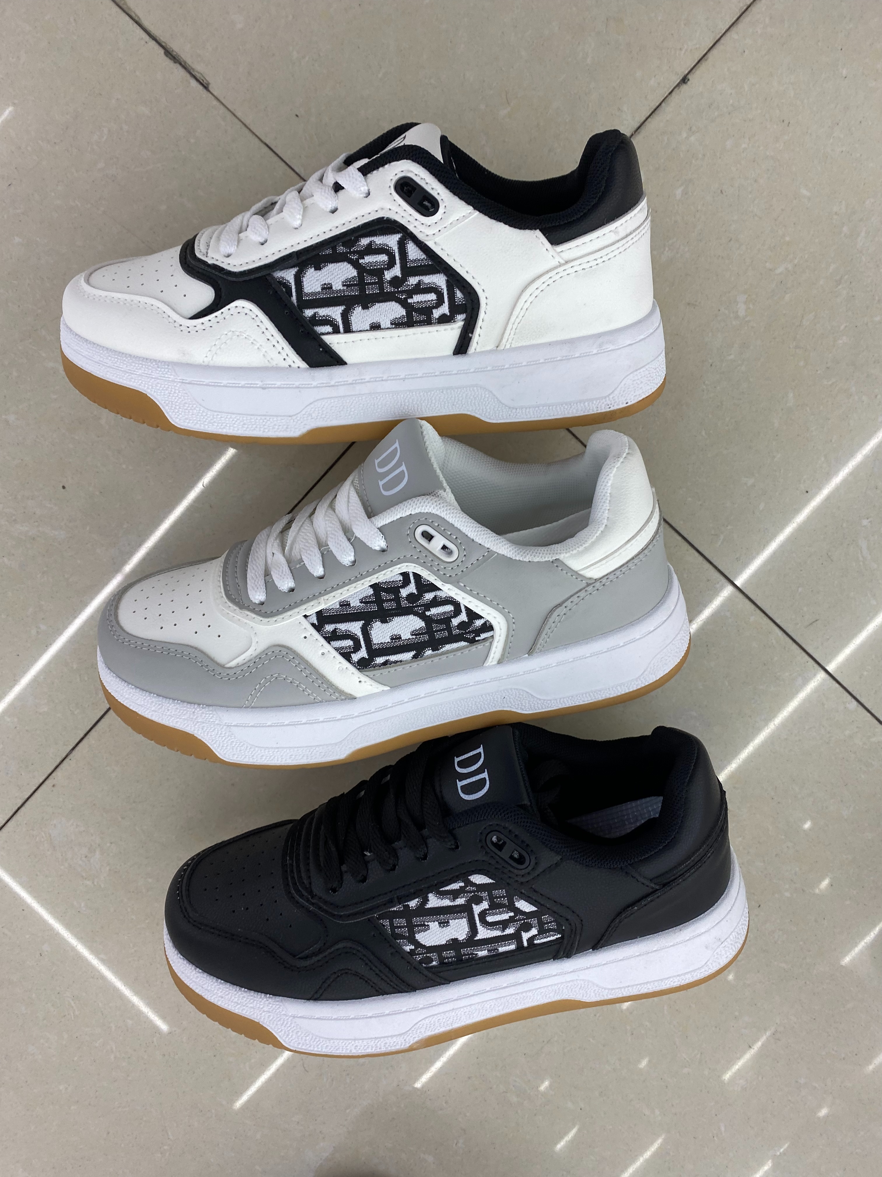 Men's casual sneakers, low-top sneakers, trendy new styles full figure