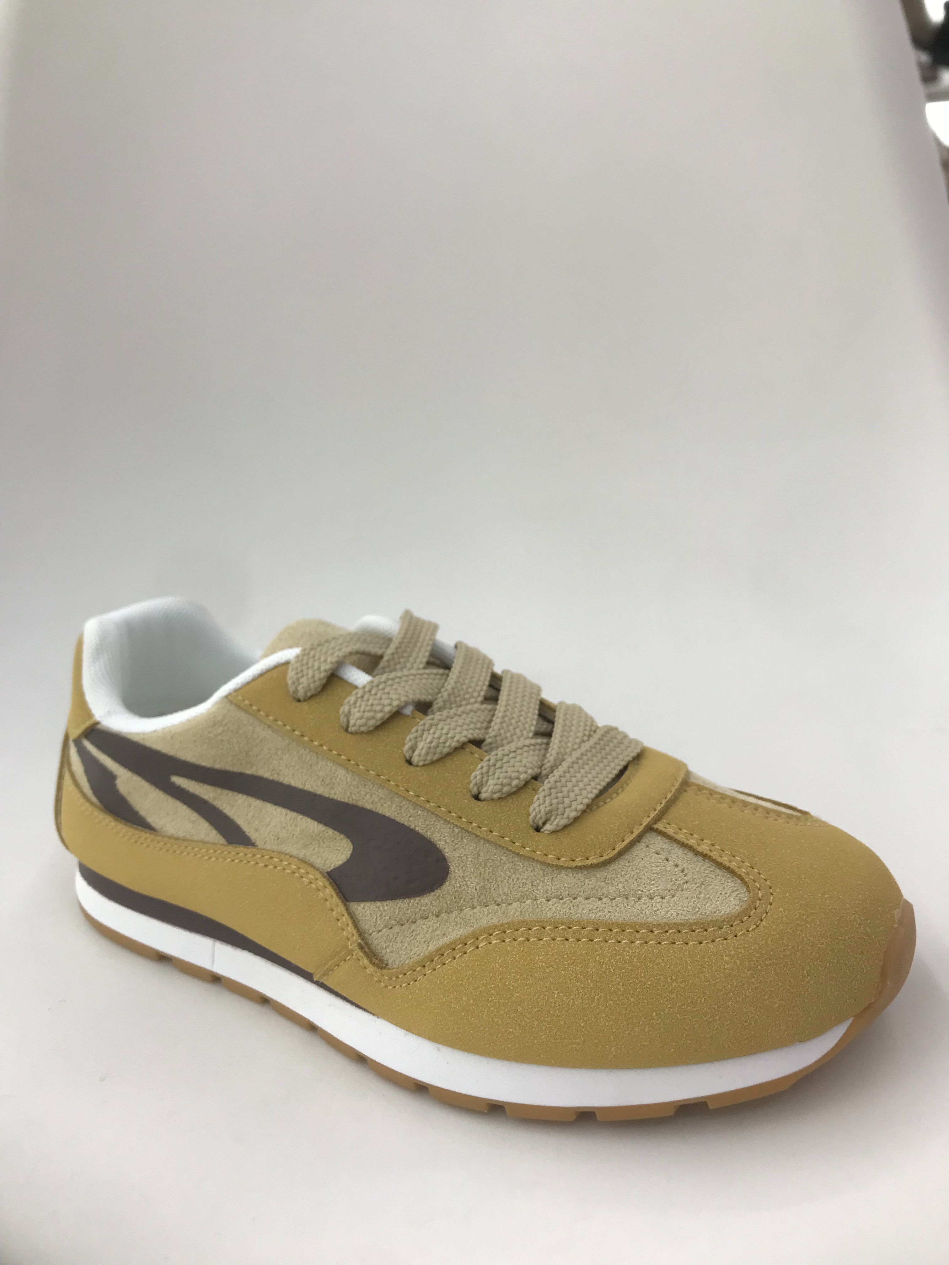 Women's Forrest Gump shoes are breathable, comfortable and trendy full figure