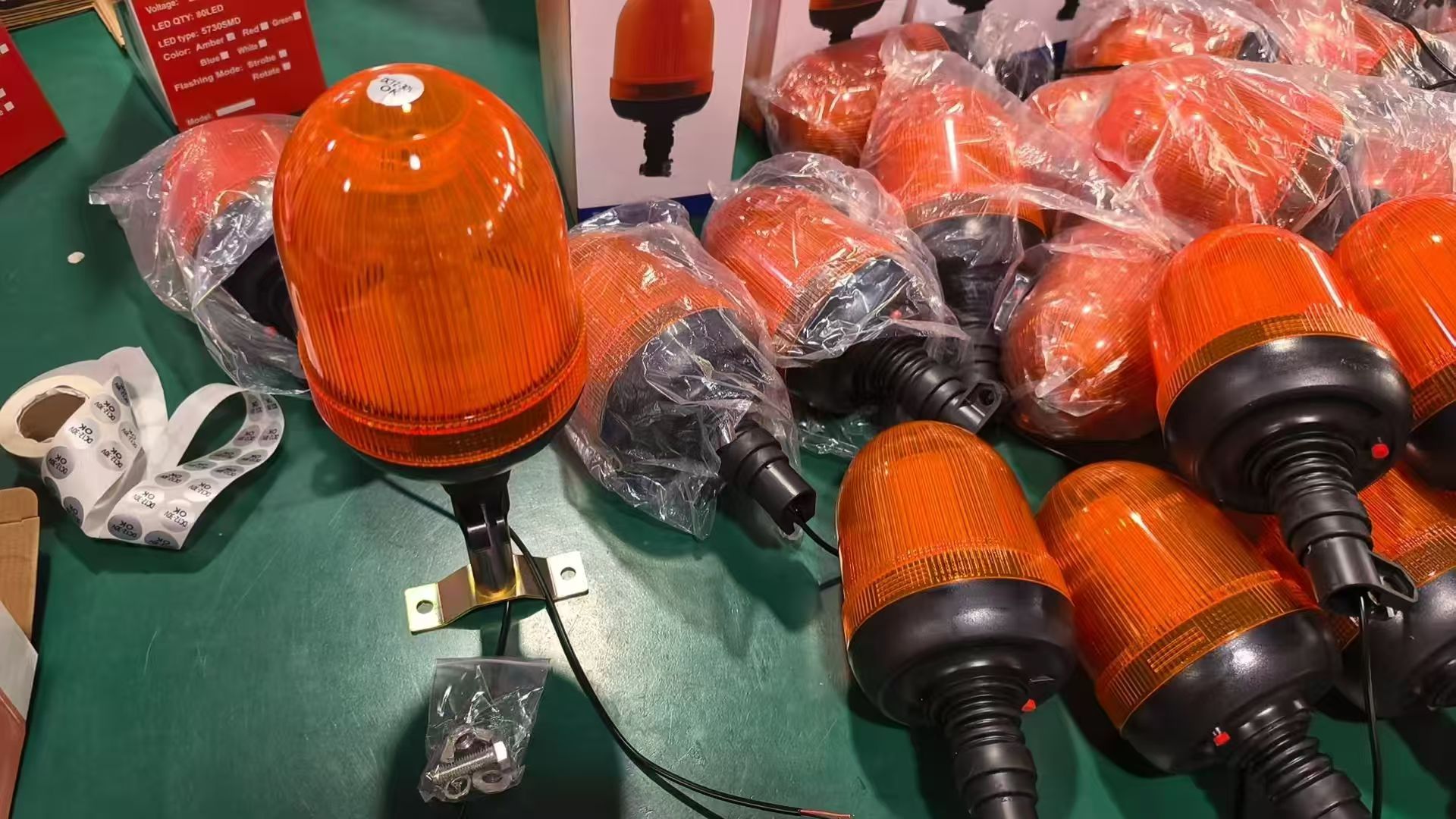 LED40颗5730灯珠工程车汽车校车挖土机挖掘机农用机械警示爆闪灯详情8