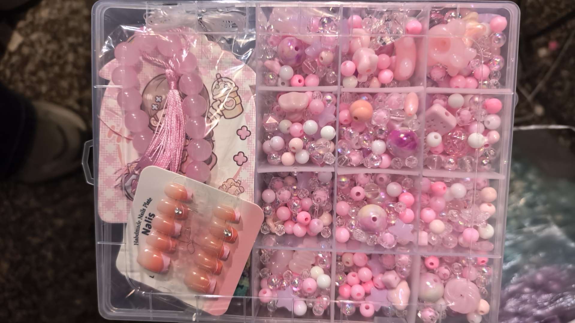 时尚简约多彩DIY手工串珠大礼盒
百搭配件多款选择适合日常佩戴多样风格详情图3