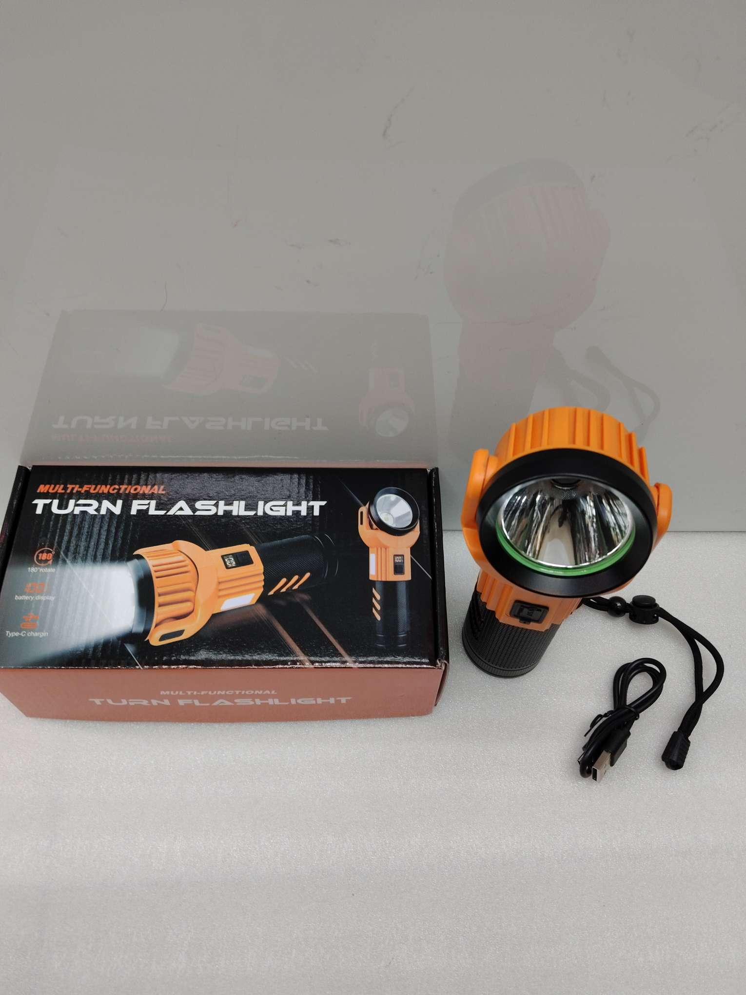 新款LED强光照明灯具