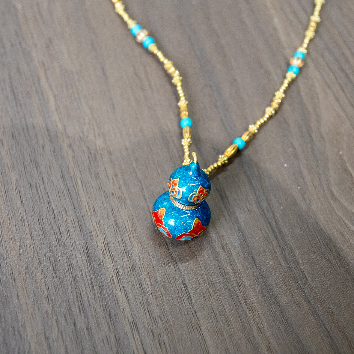 Enamel solid gourd pendant necklace lanyard, a fashionable and simple women's accessory Specification image