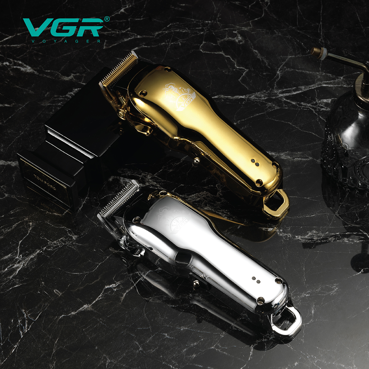 VGR678 Metal electric hair Clipper, high-power fine-tuning gradient electric clipper, oil head electric clipper for hair salon home Application Scenario