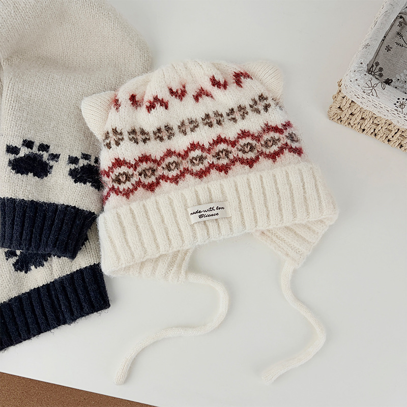 Cute cat-ear woolen hat, Fair Island style winter fleece warm hat, women's face-showing small bun hat, knitted hat