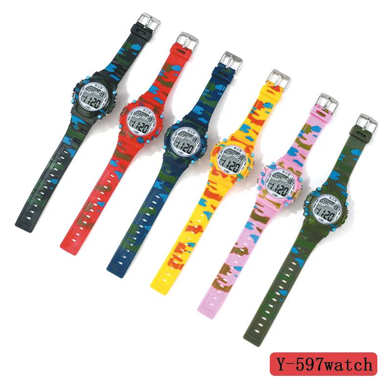 The YITONG basic model electronic watch from YITONG is cost-effective, durable and worry-free. It is specially designed for students to wear in class and daily life. The Y-597 color electronic watch, round electronic watch, men's waterproof luminous sports watch, trendy details Picture