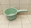 Household high-appearancelevel mint green plastic ladle with hanging hole, long handle, anti-slip, kitchen water ladle, bathroom hair washing special water spoon Application Scenario