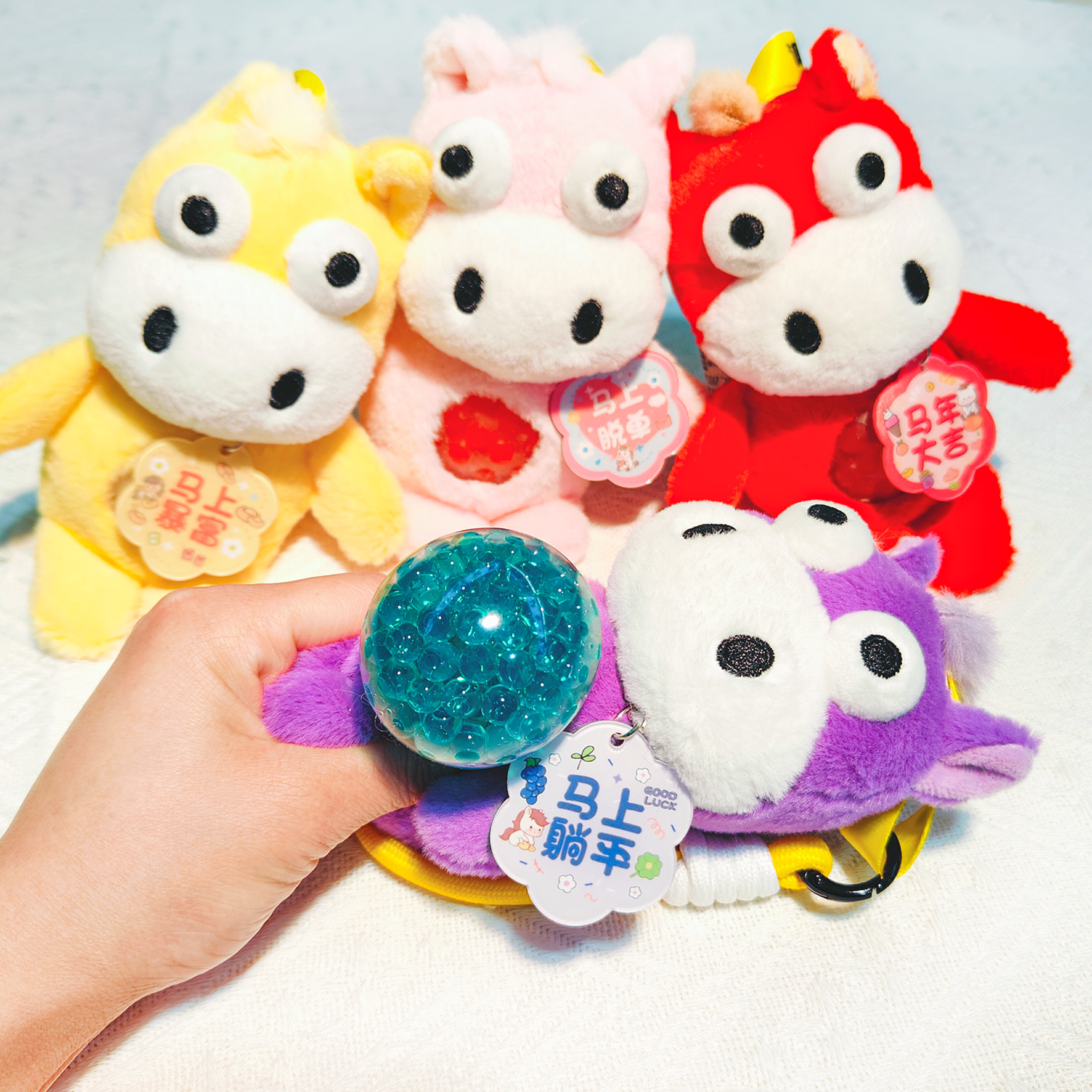 The New Year's product is a plush toy with the mascot of the Year of the Horse in the shape of a little pony lantern. It's a cute Children's Day gift details Picture