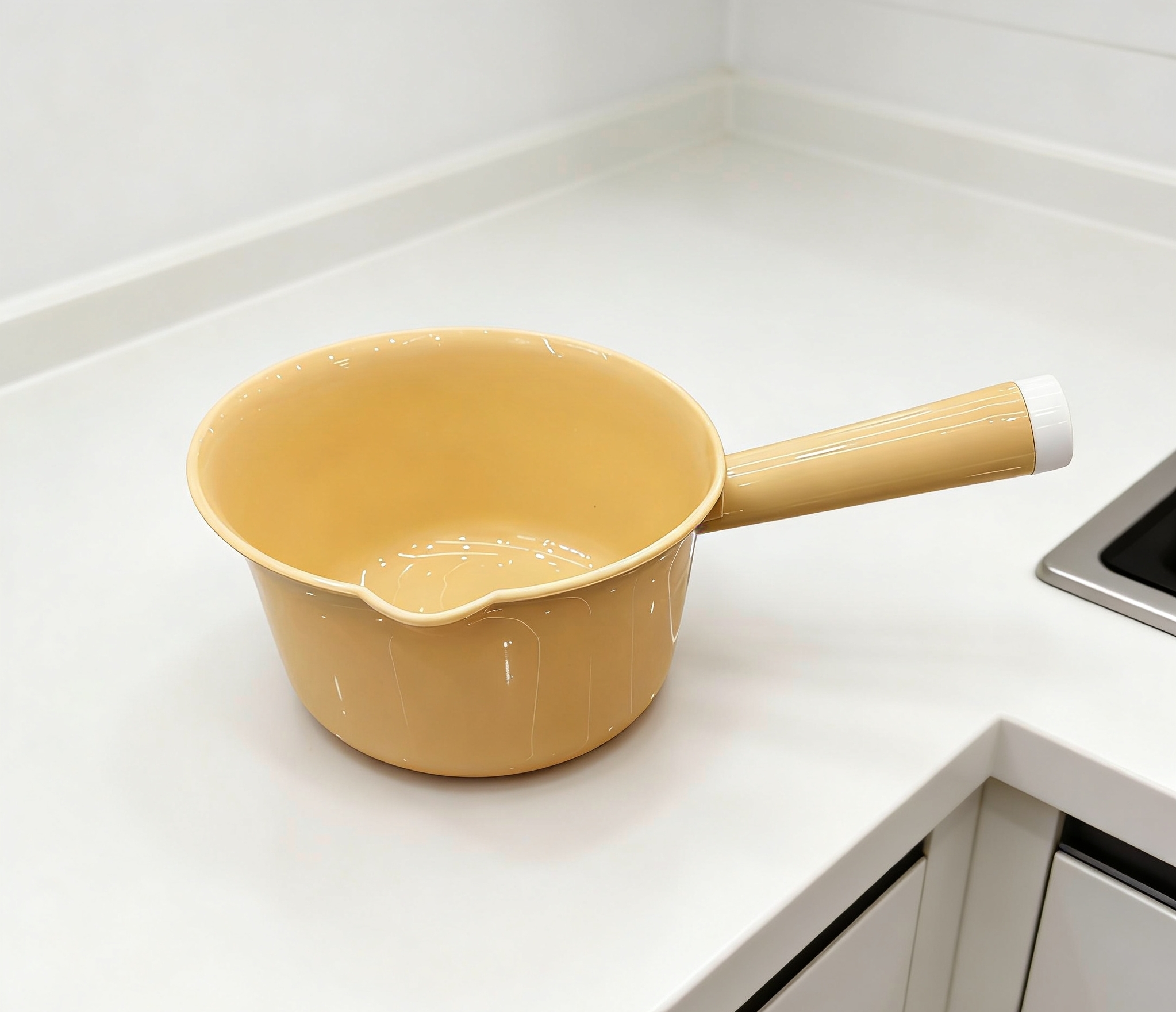 Wholesale of household thickened plastic water ladles with flow diversion outlets, long-handled anti-slip water spoons, multi-functional water ladles for kitchens and bathrooms, and hair washing ladles