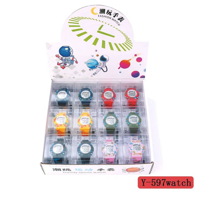 The YITONG basic model electronic watch from YITONG is cost-effective, durable and worry-free. It is specially designed for students to wear in class and daily life. The Y-597 color electronic watch, round electronic watch, men's waterproof luminous sports watch, trendy Application Scenario