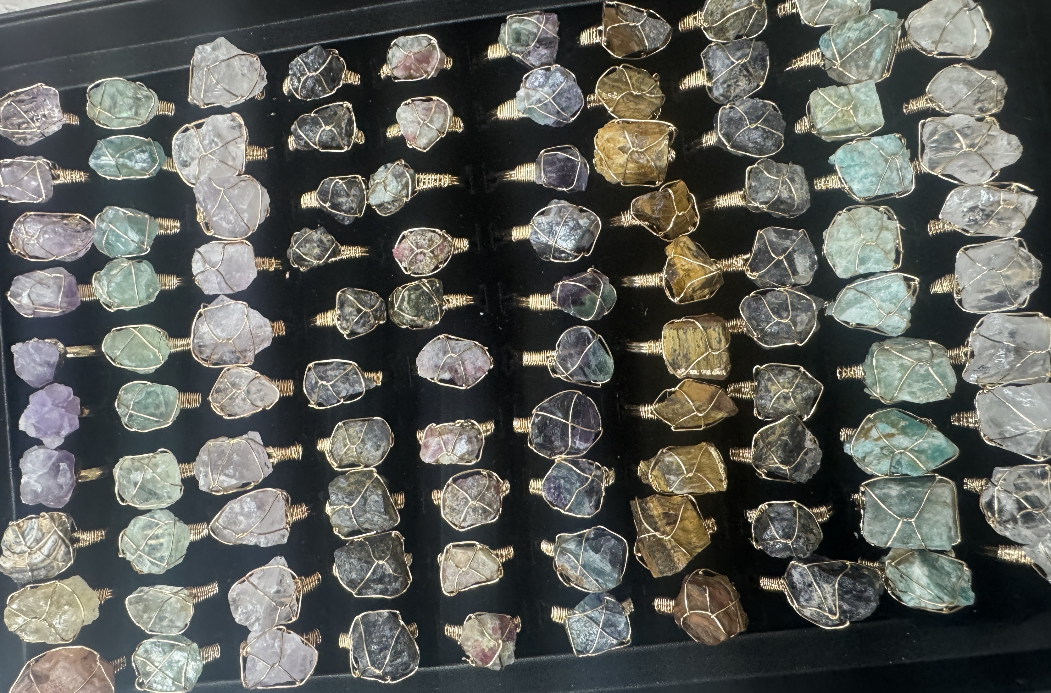 Cross-border foreign trade random fashion natural stone adjustable ring (color randomly sent)