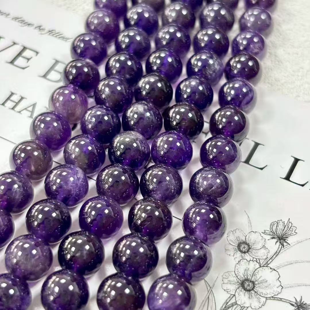 Natural amethyst beads, a whole piece of 6/8/10/mm, with a natural color, are scattered crystal beads for bracelets details Picture