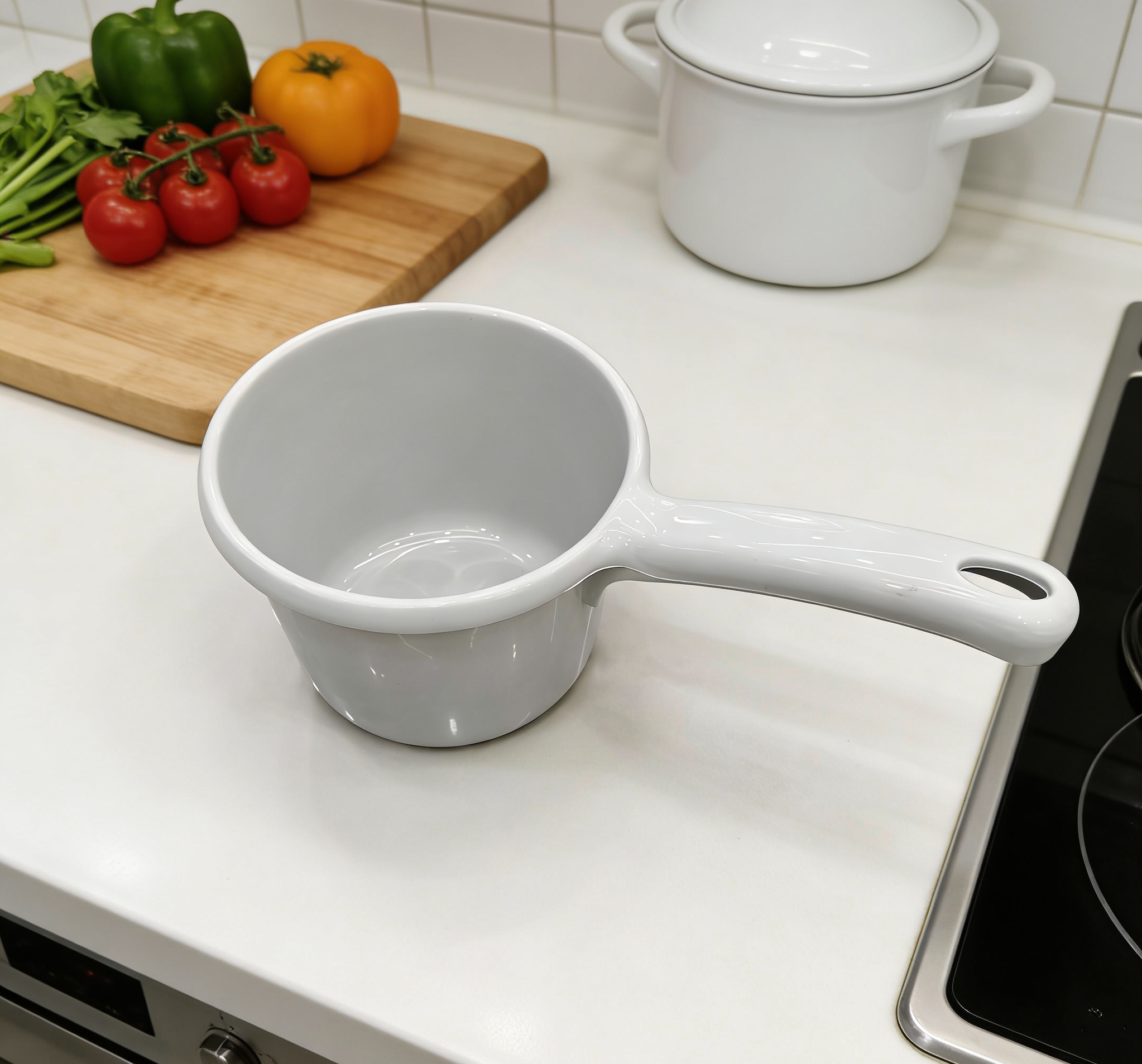 Household thickened plastic ladle, kitchen multi-functional long-handled ladle, bathroom shampoo ladle, food-grade thickened and deepened 水舀子