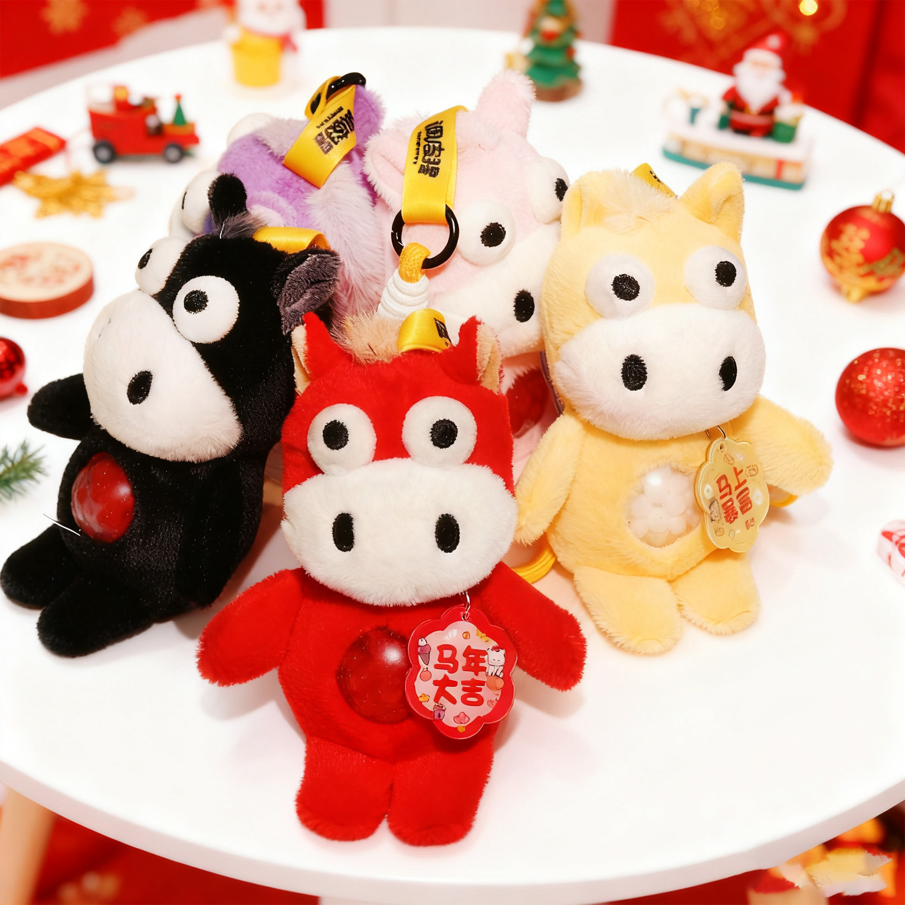 The New Year's product is a plush toy with the mascot of the Year of the Horse in the shape of a little pony lantern. It's a cute Children's Day gift