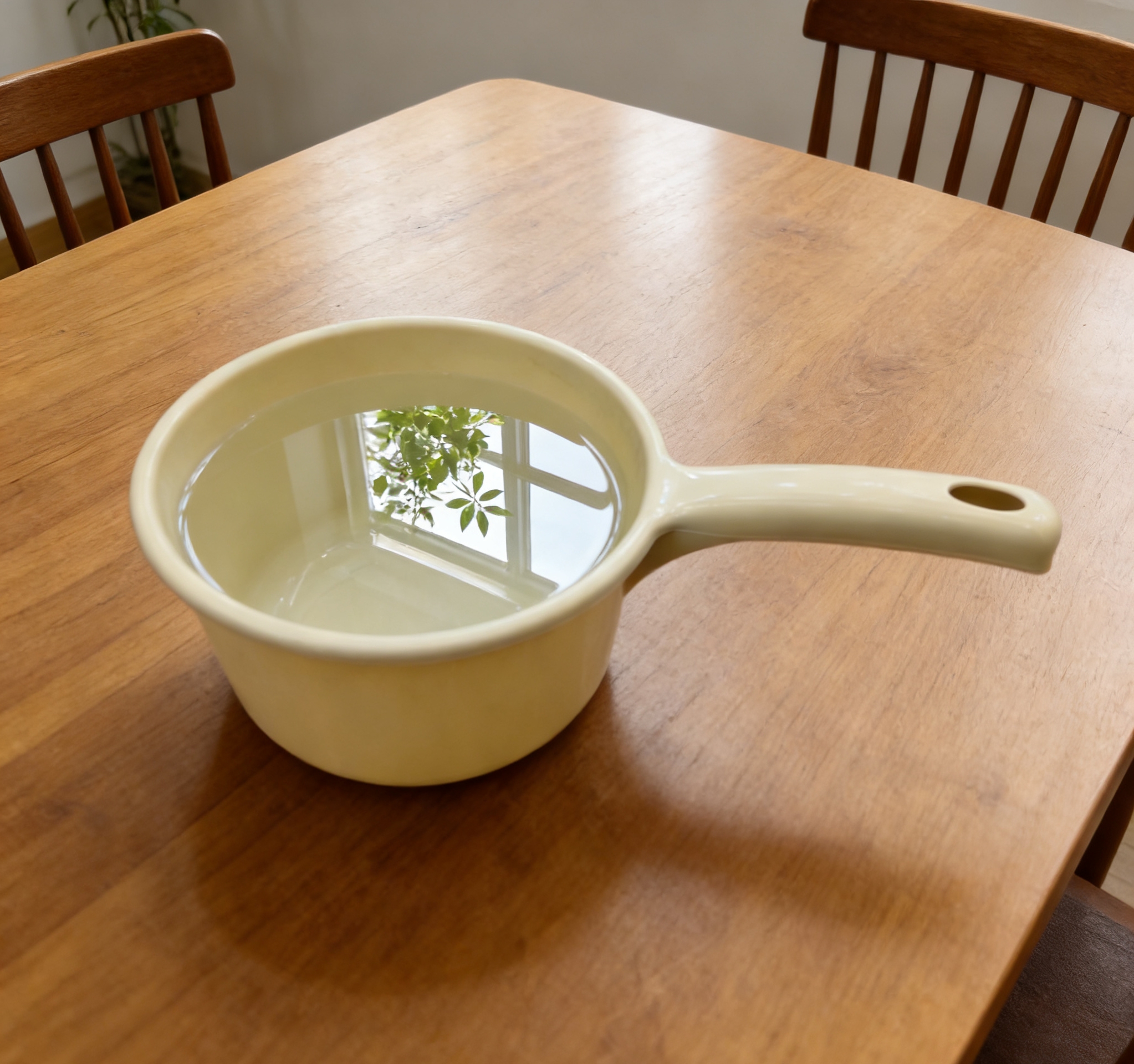 Thickened plastic ladle with hanging hole, long-handled ladle, kitchen and bathroom household, durable ladle, shampoo ladle Specification image