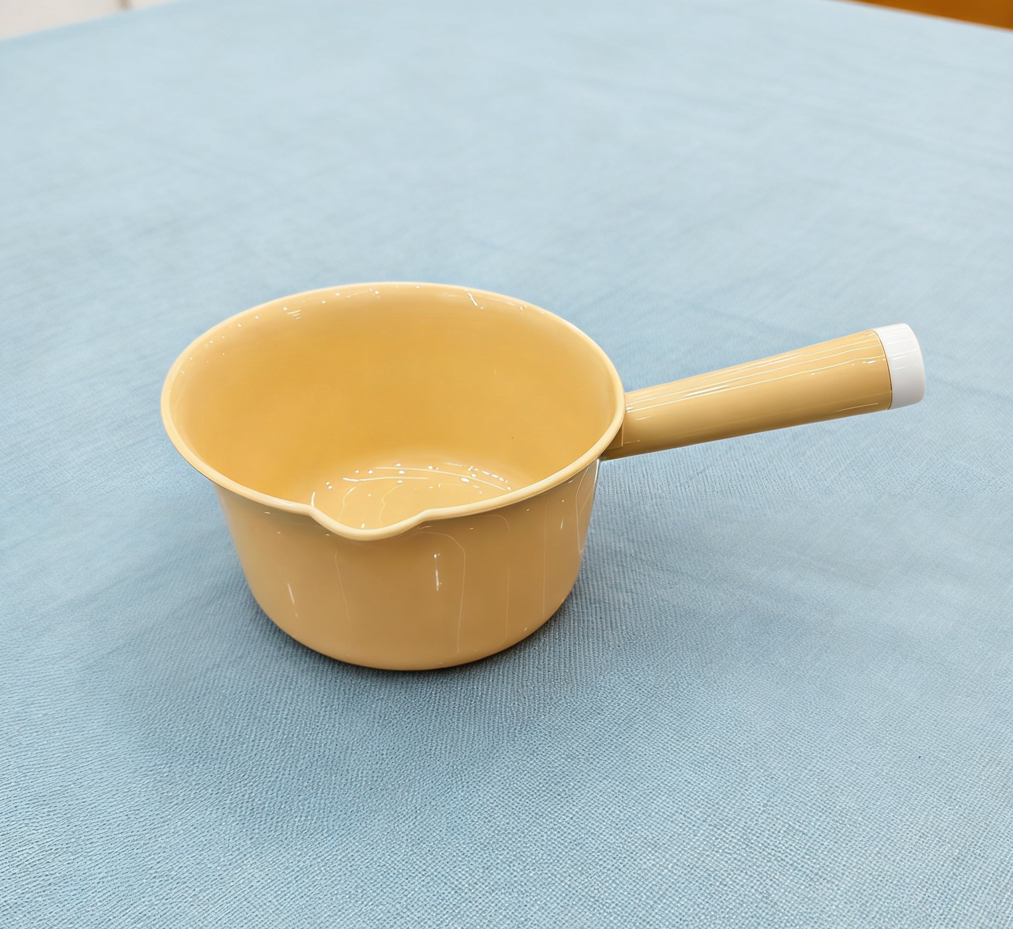 Wholesale of household thickened plastic water ladles with flow diversion outlets, long-handled anti-slip water spoons, multi-functional water ladles for kitchens and bathrooms, and hair washing ladles Specification image