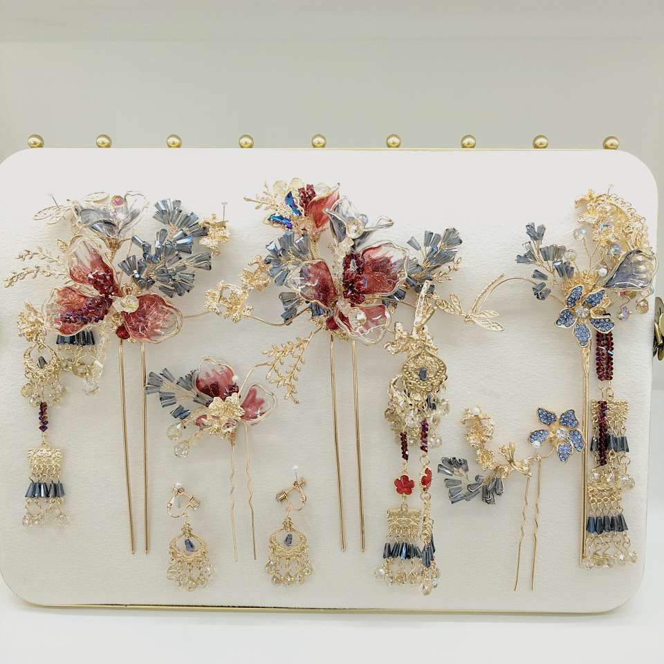 Heavy-duty filigree hairpin set, red crystal blue cluster collection, elegant red and blue color Chinese style jewelry set of seven pieces