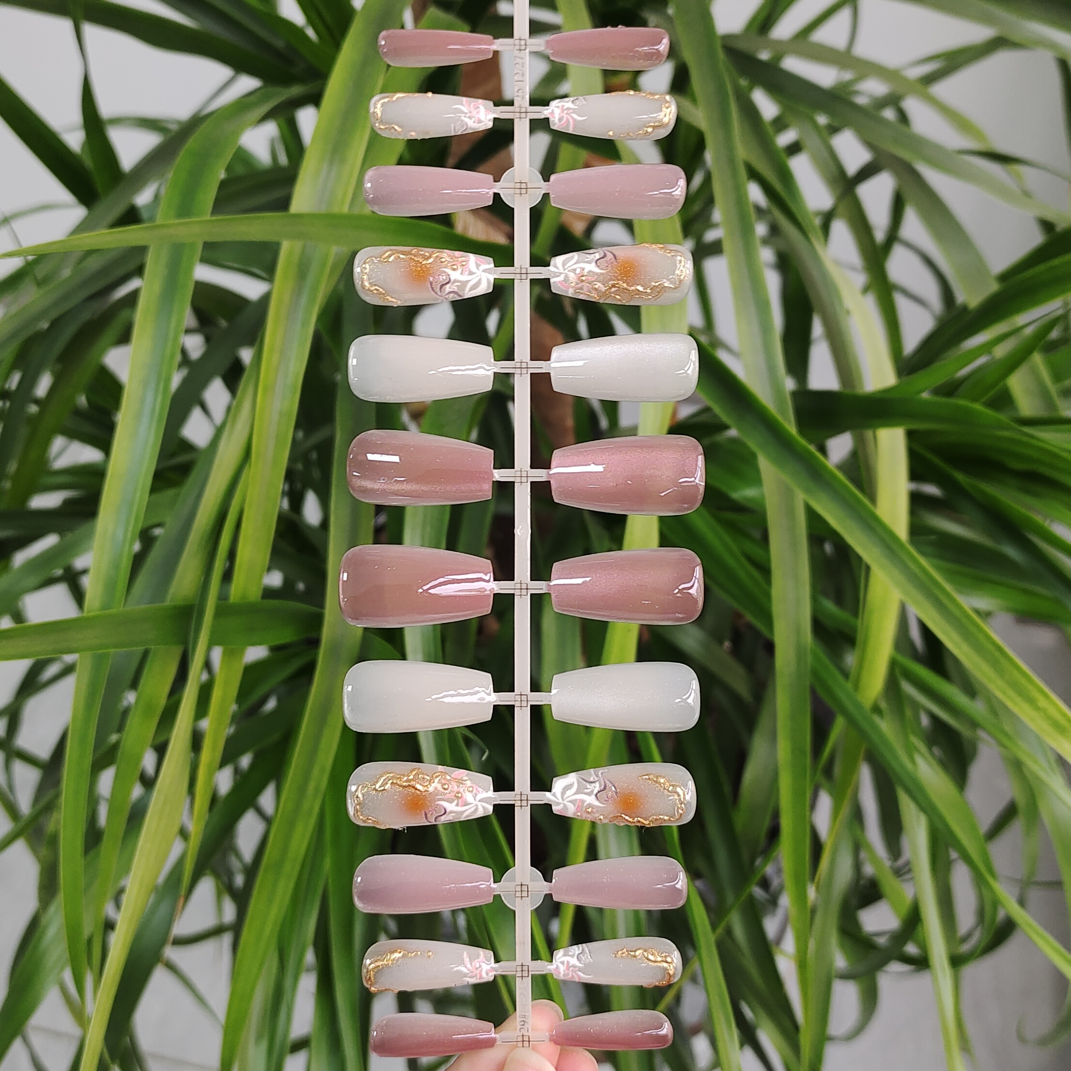 24 PCS PRESS ON NAIL TIPS MEDIUM COFFIN SHAPE CAT EYE AND PRINTING CRAFT 3D GEL NAIL WITH FLOWERS PATTERN full figure