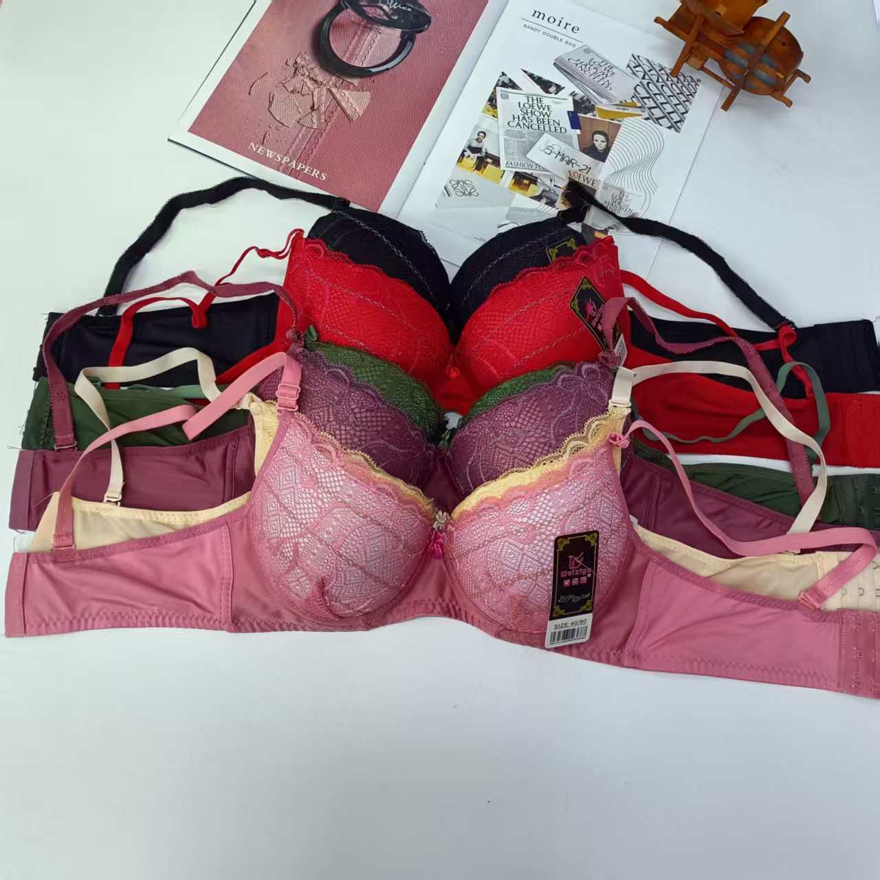 Model 190# is a large-sized women's underwear and bra for export to the Middle East and Africa. It features a lifting, gathering, comfortable and reinforced sports bra for women, QNI Specification drawing