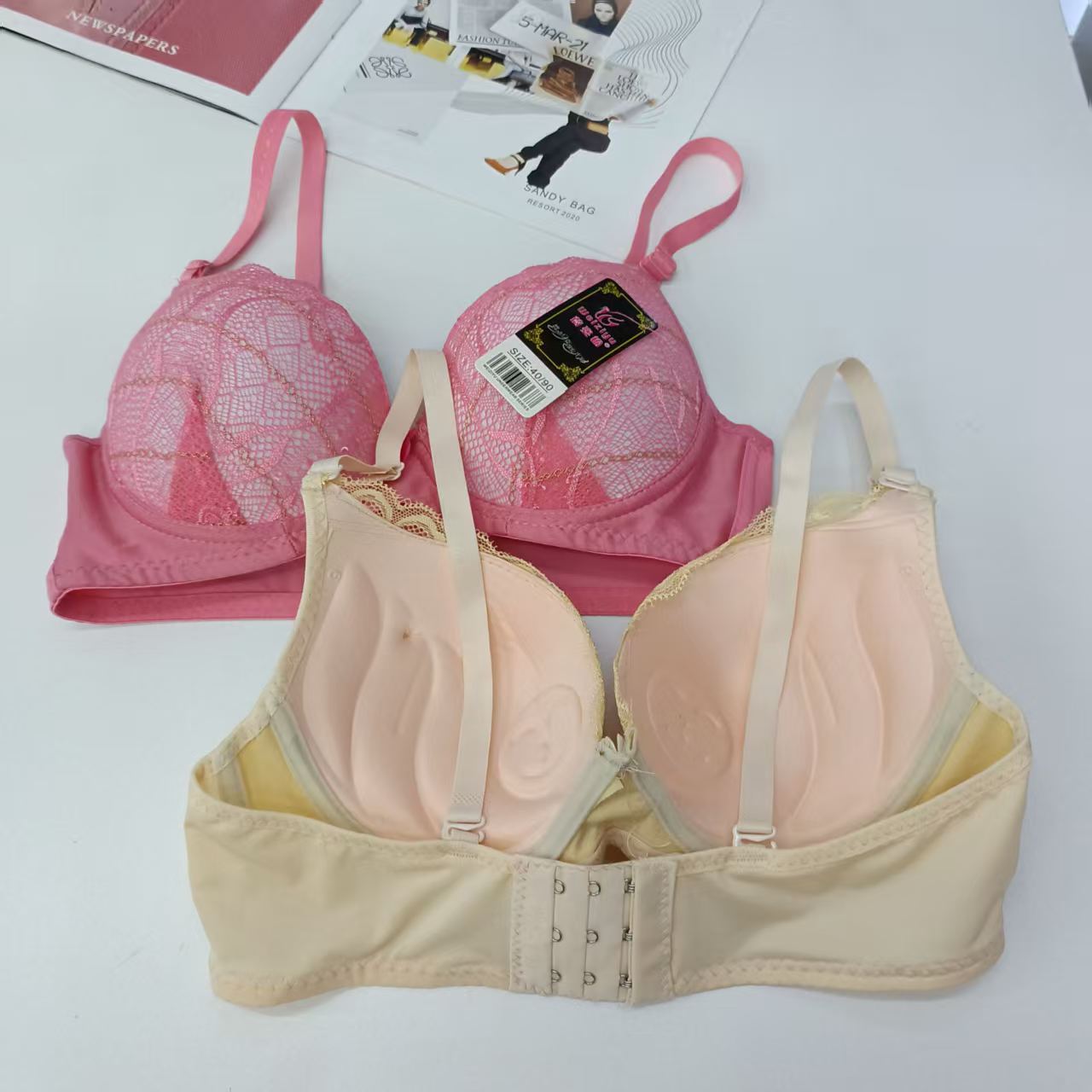 Model 190# is a large-sized women's underwear and bra for export to the Middle East and Africa. It features a lifting, gathering, comfortable and reinforced sports bra for women, QNI Application Scenario