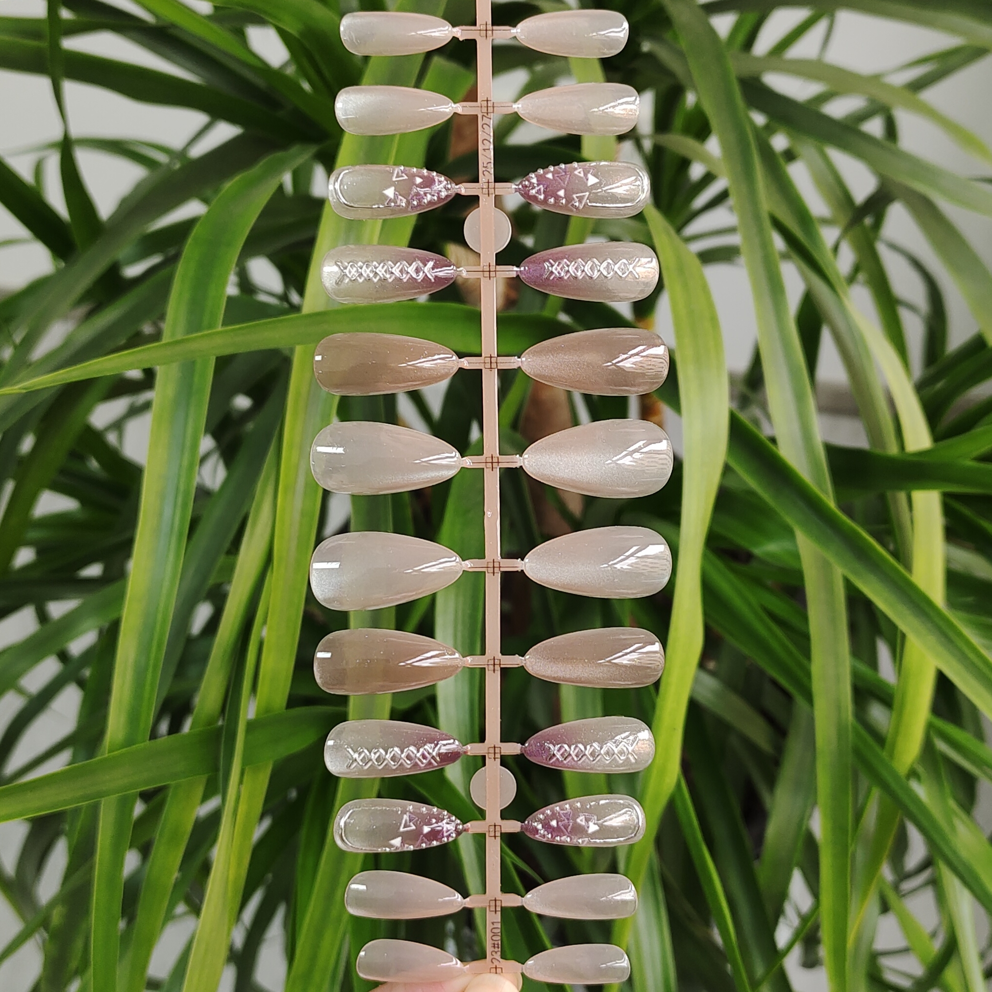 24 PCS PRESS ON NAIL TIPS ALMOND SHAPE CAT EYE AND PRINTING CRAFT 3D GEL NAIL WITH TRIANGLE full figure