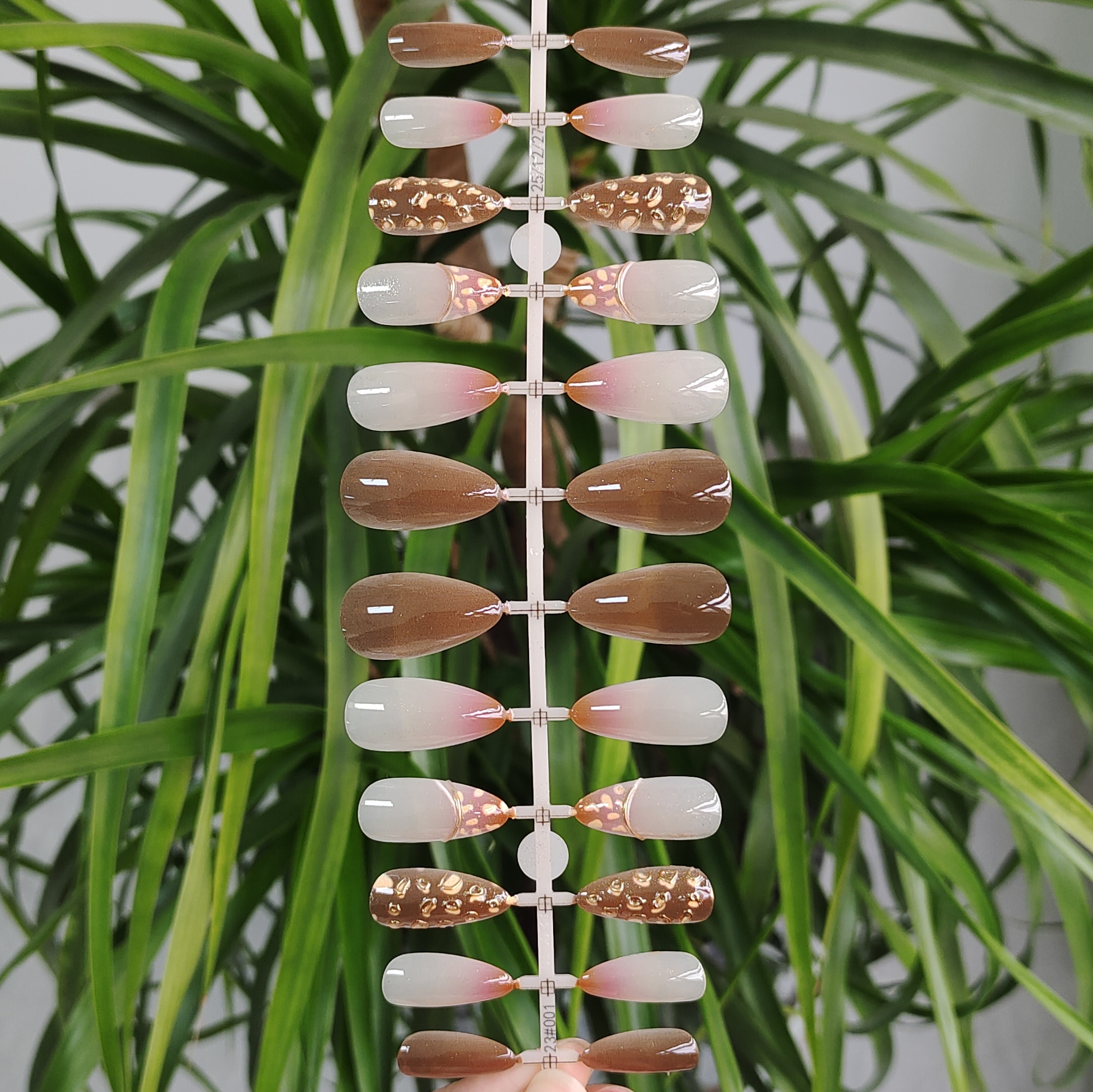 24 PCS PRESS ON NAIL TIPS ALMOND SHAPE CAT EYE AND PRINTING CRAFT 3D GEL NAIL WITH LEOPARD PRINT PATTERN full figure