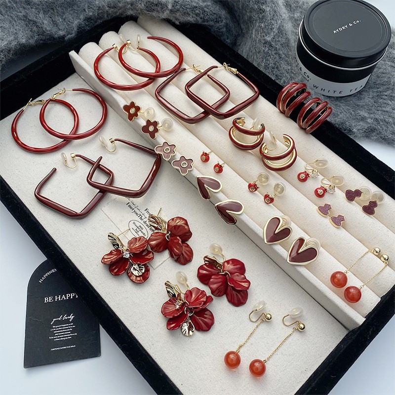 安哥拉2026新款红色耳夹女轻奢时尚喜庆百搭通勤耳针饰品耳环