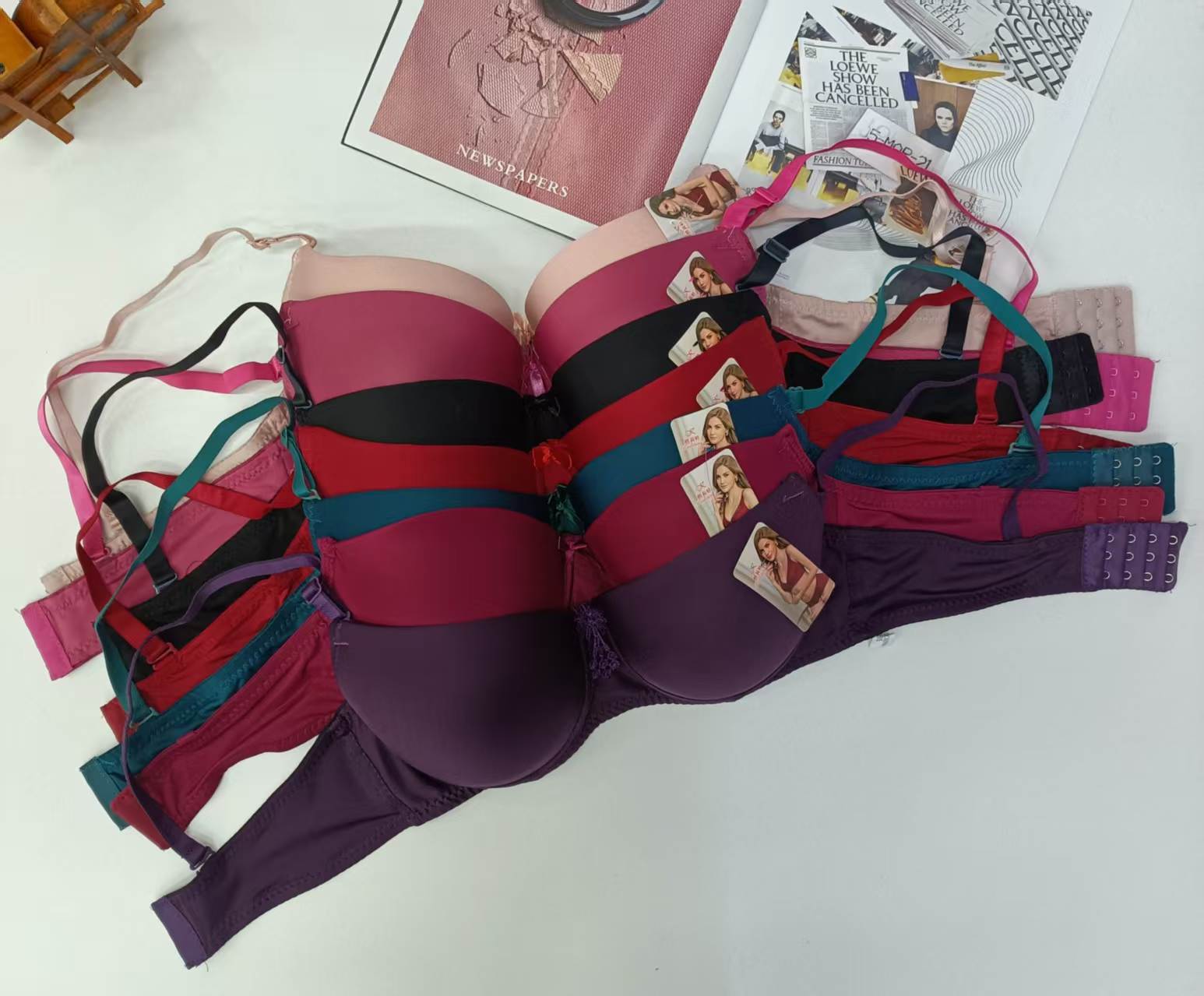 The 222# style of women's bras with underwire for export to the Middle East and Africa, gathered and lifted, comfortable sports underwear QNI Application Scenario