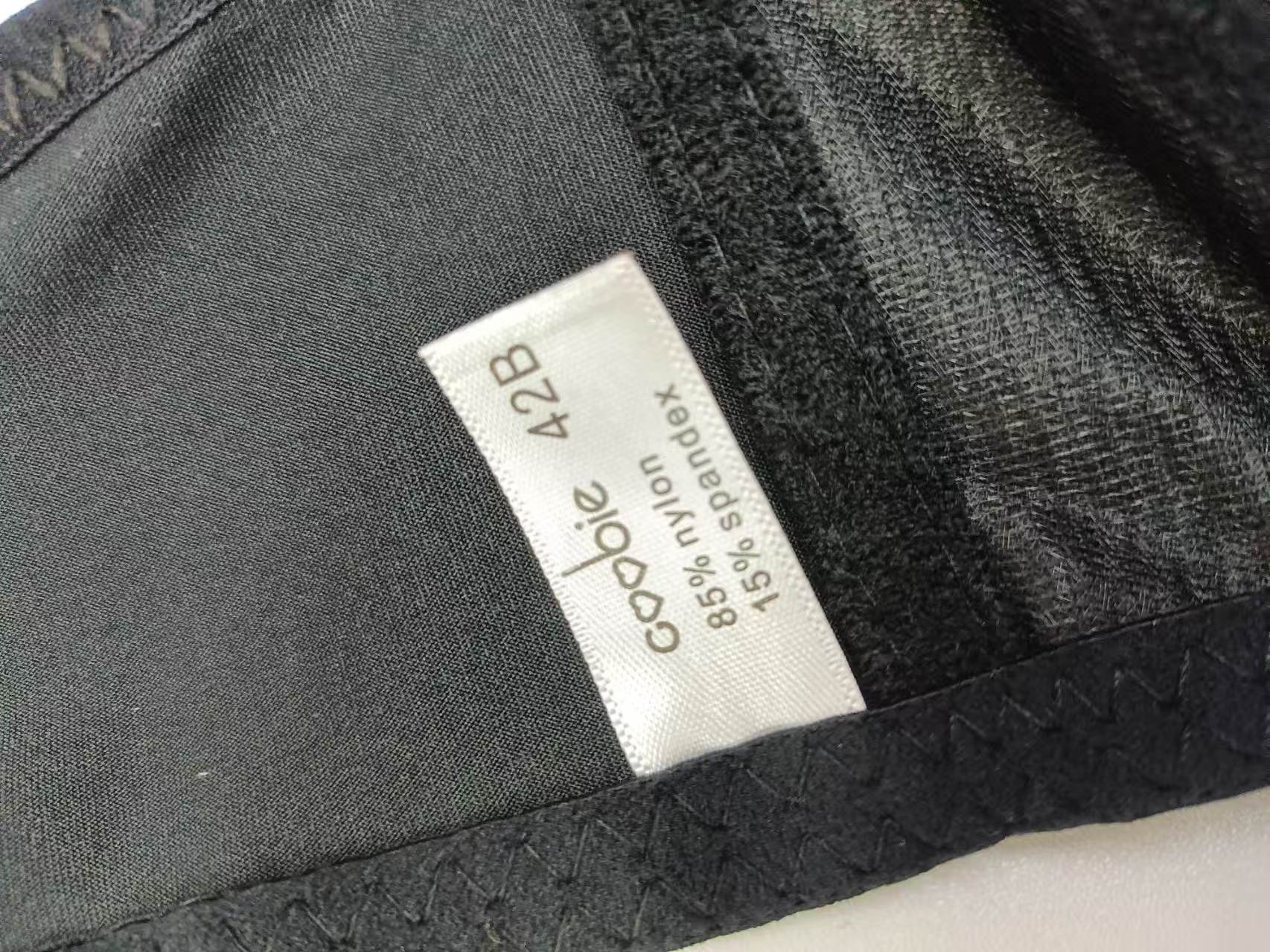 Model 190# is a large-sized women's underwear and bra for export to the Middle East and Africa. It features a lifting, gathering, comfortable and reinforced sports bra for women, QNI Item Picture