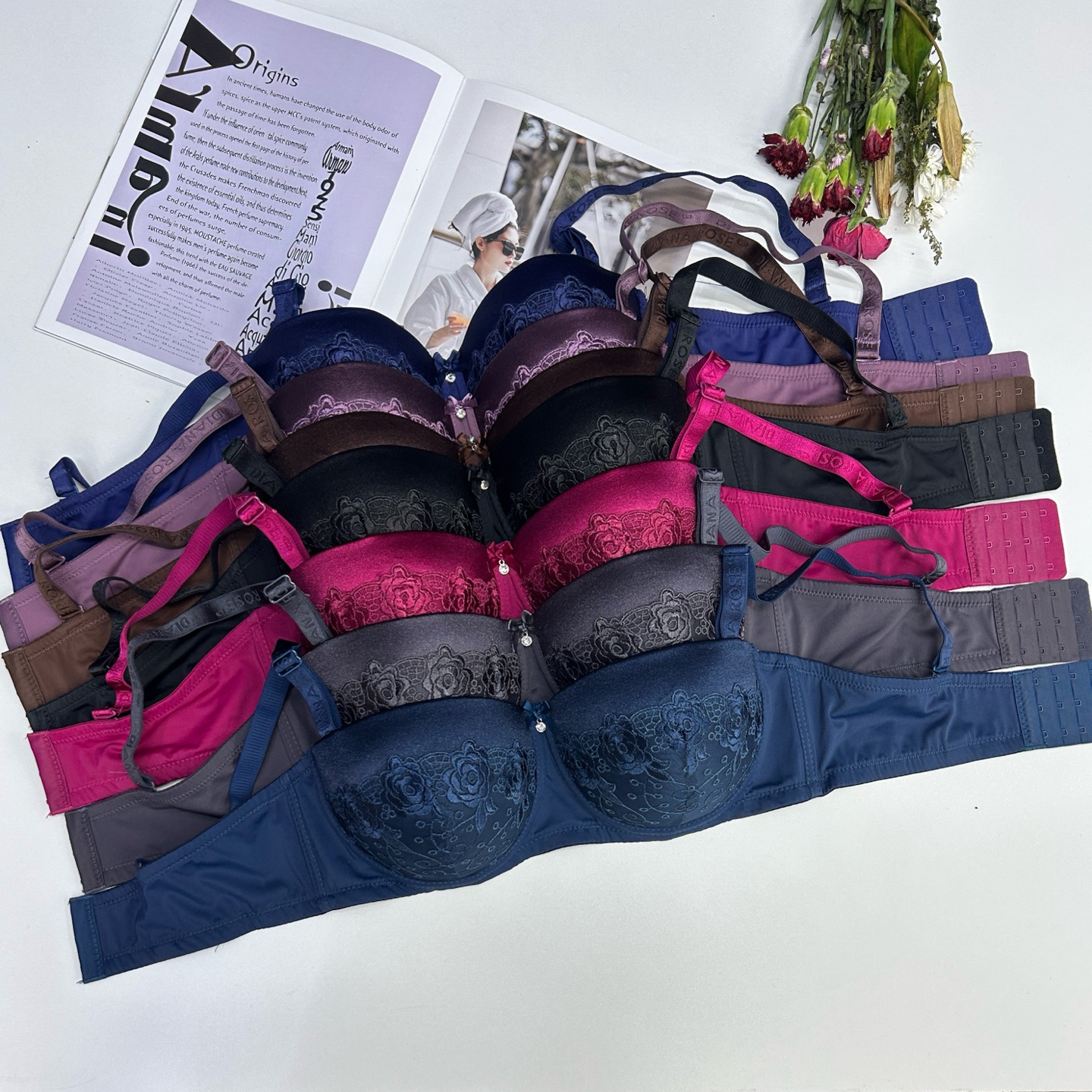 Model 537# is a large-sized women's sports bra for export to the Middle East and Africa, gathering comfort and lifting. Model C women's bra QNI full figure