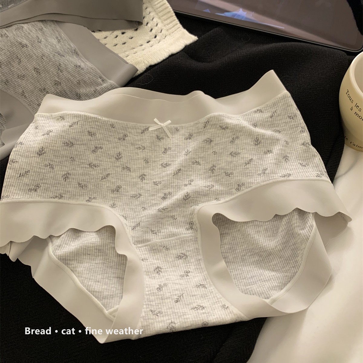 Seamless underwear for women, pure cotton, all-cotton antibacterial crotch, new thin and breathable women's triangular pants for autumn and winter details Picture