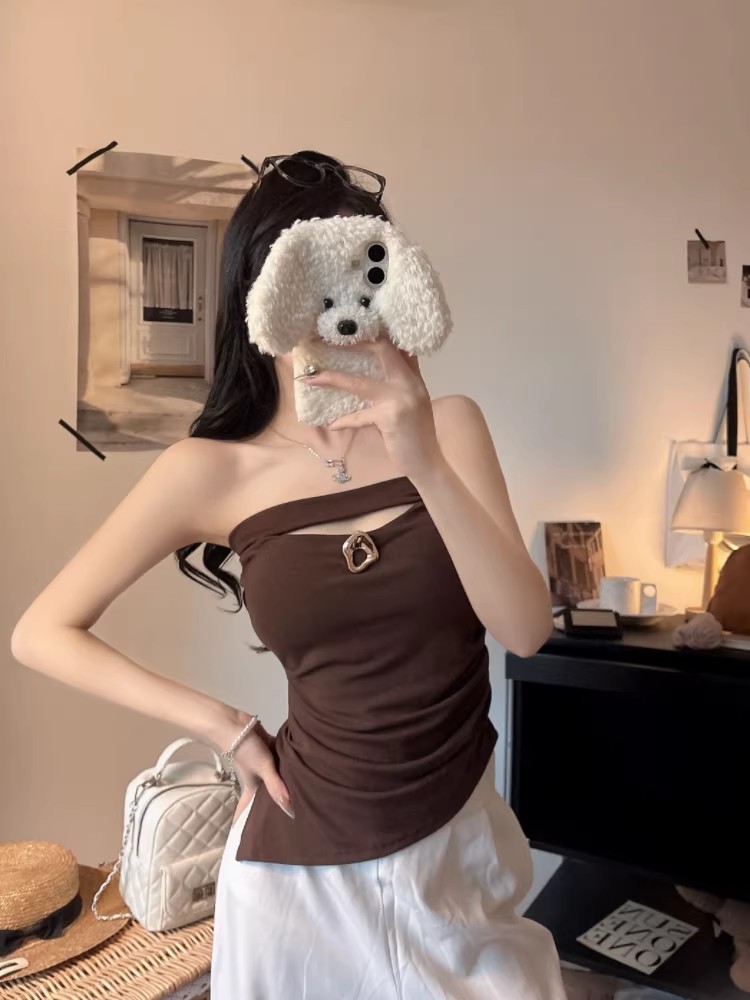 The new summer style with a spicy girl design features a hollowed-out irregular hem and a one-piece body shape that is slimming and form-fitting. It comes with a chest pad and is versatile for women pic 14