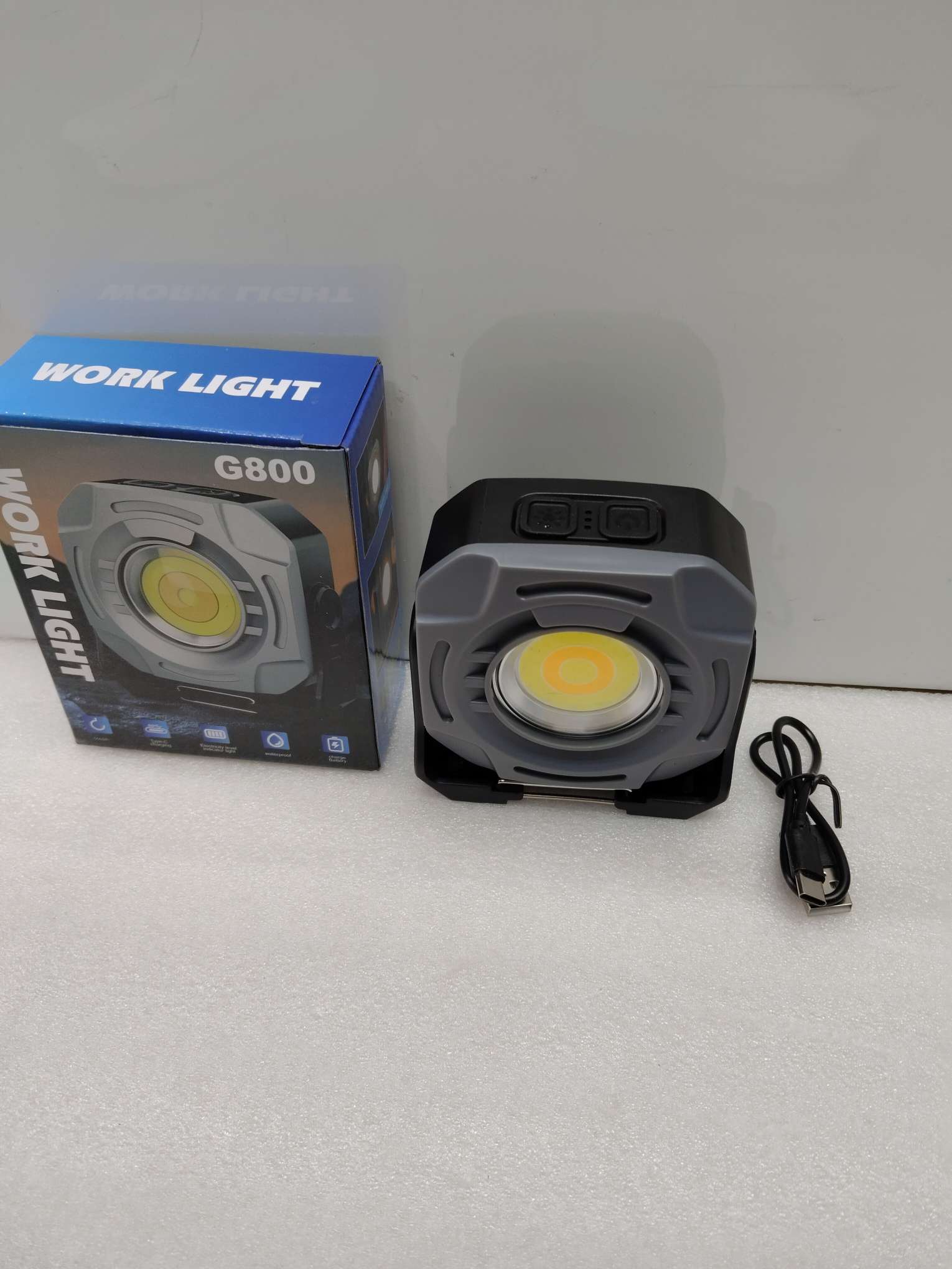 新款COB磁铁工作灯内置聚合物电池5000mAH3.7V多种灯光模式