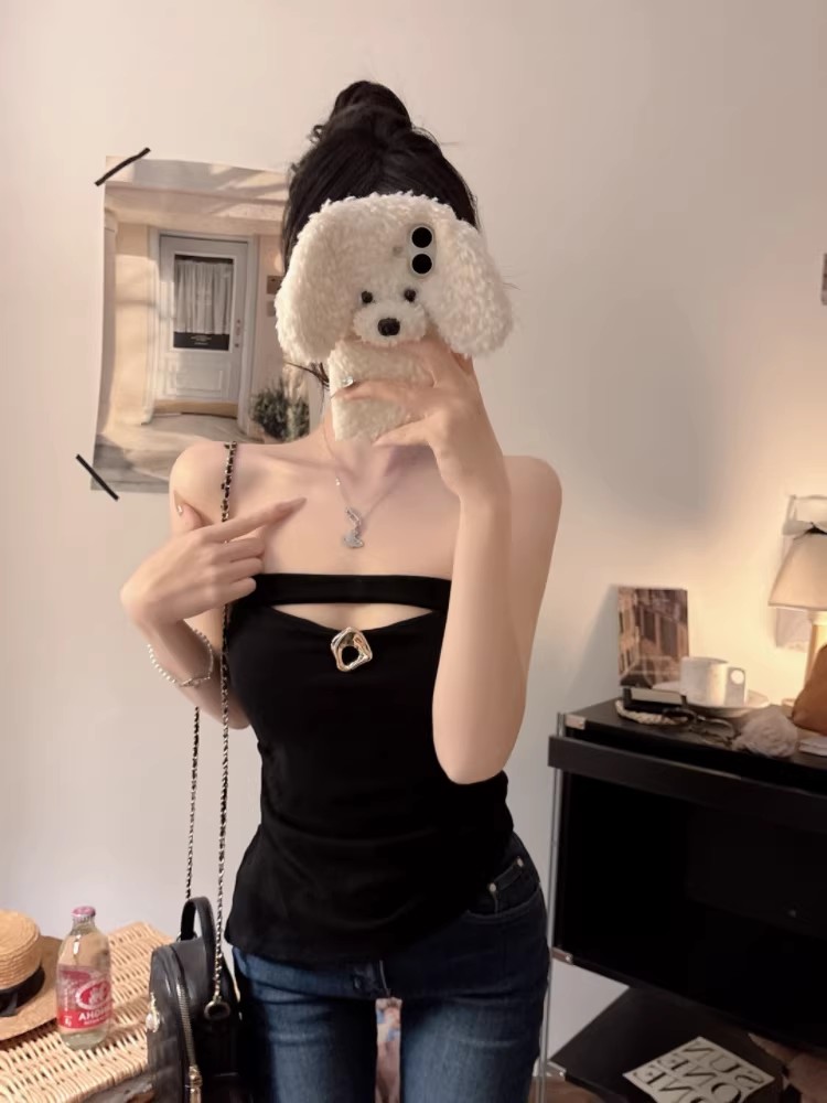 The new summer style with a spicy girl design features a hollowed-out irregular hem and a one-piece body shape that is slimming and form-fitting. It comes with a chest pad and is versatile for women pic 12