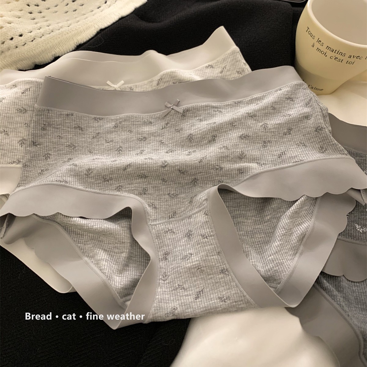 Seamless underwear for women, pure cotton, all-cotton antibacterial crotch, new thin and breathable women's triangular pants for autumn and winter Item Picture