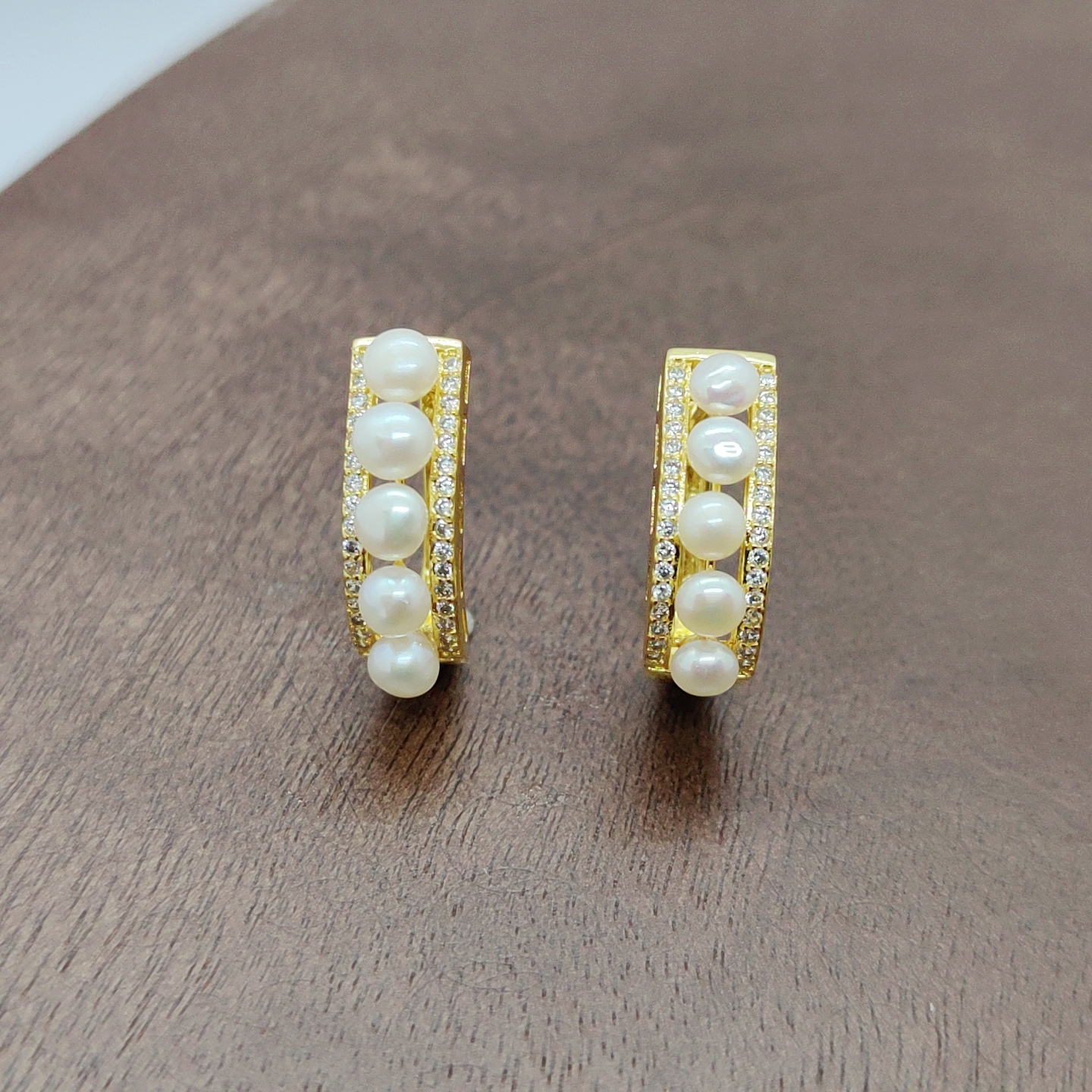 Pearl earrings, zircon micro-inlaid rough earrings, fashionable earrings, versatile earrings for women's temperament, five-pearl earrings, silver needles