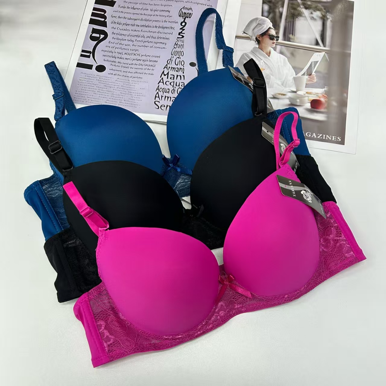 2502# Export to the Middle East and Africa in stock sexy women's bras, lift and gather comfortable and breathable sports bras for women, QNI Application Scenario