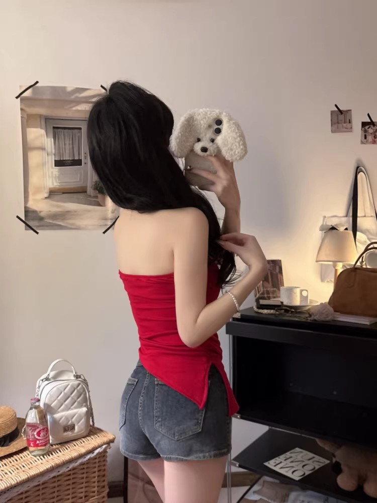 The new summer style with a spicy girl design features a hollowed-out irregular hem and a one-piece body shape that is slimming and form-fitting. It comes with a chest pad and is versatile for women pic 7