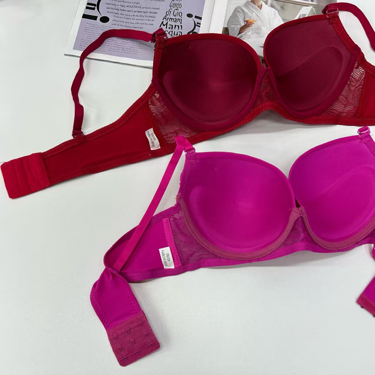 2502# Export to the Middle East and Africa in stock sexy women's bras, lift and gather comfortable and breathable sports bras for women, QNI details Picture