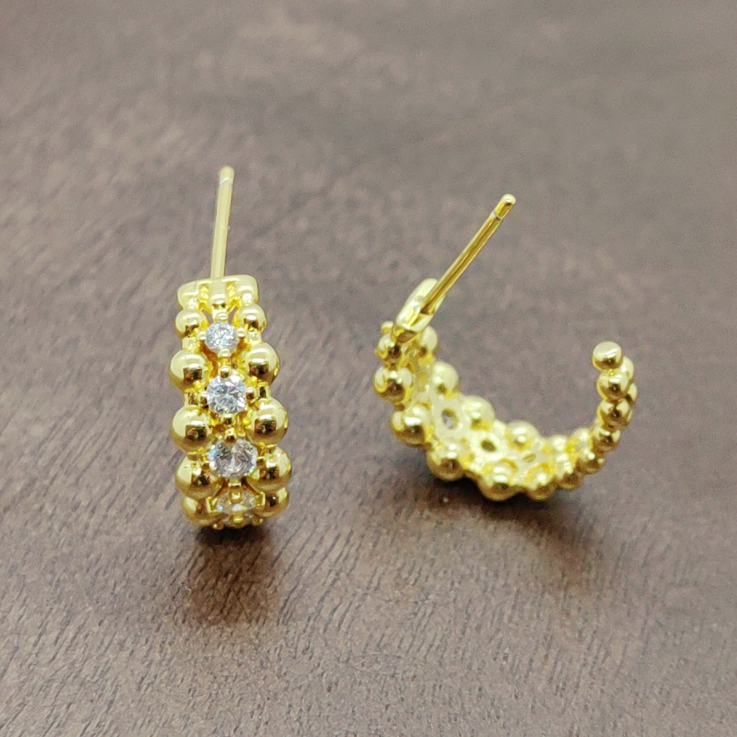 Golden bead-shaped earrings, stud earrings, earrings and ear sticks, multiple pairs, simple, fashionable and versatile for girls. White zirconium bubble earrings, silver needles Specification image