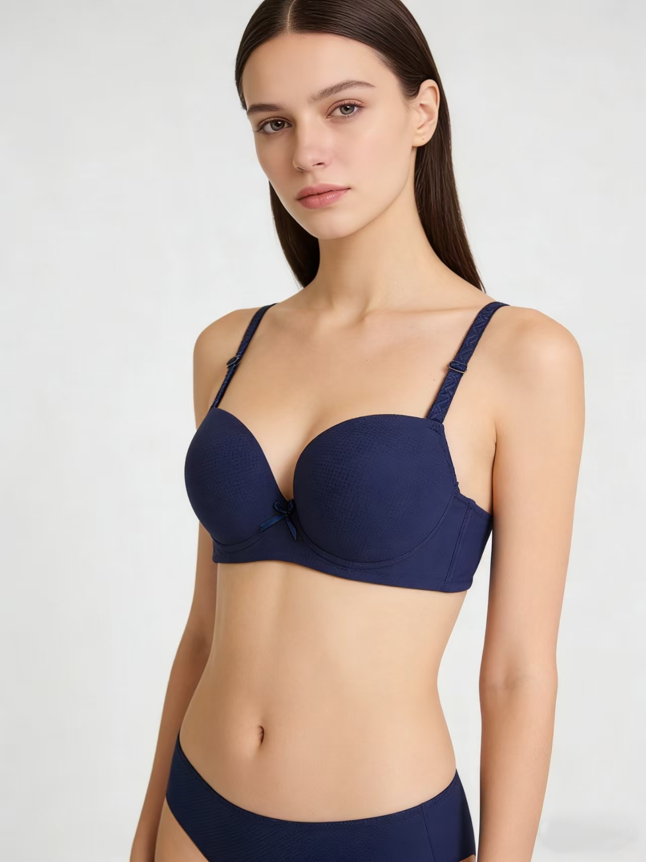 2703# Export to the Middle East and Africa in stock Sexy women's bras, lift and gather comfortable and breathable sports bras for women, QNI Item Picture