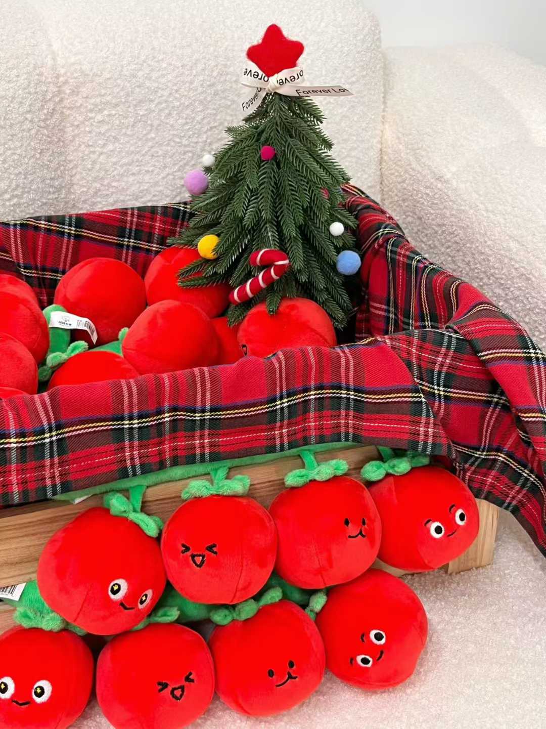 Tomato cub, so cute! Its round and chubby cheeks are so soft and fluffy when pinched, super relaxing Application Scenario