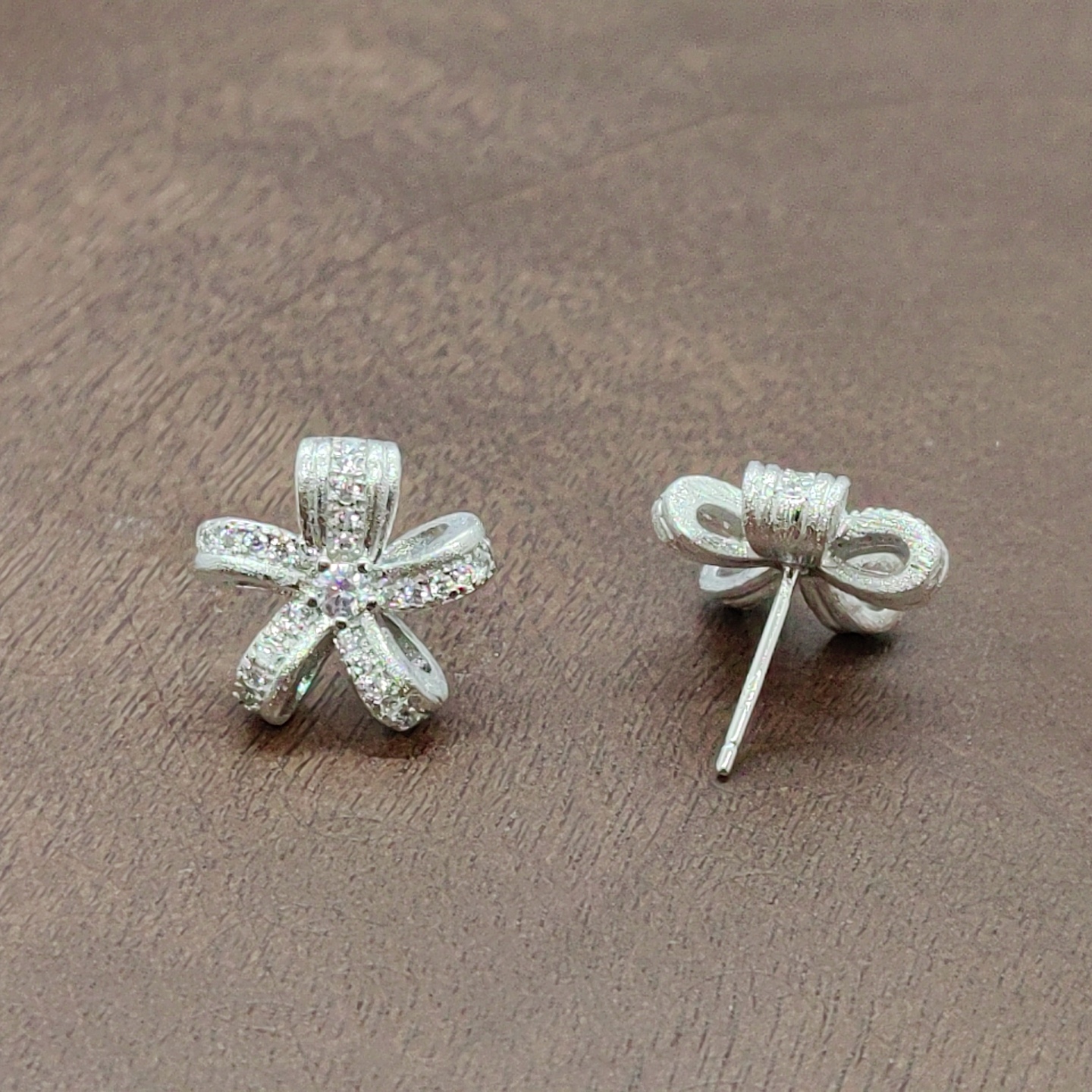 Flower-shaped ear studs, multiple pairs of simple and fashionable earrings, ear sticks, versatile and personalized accessories for women, retro brushed ear studs, silver needles details Picture