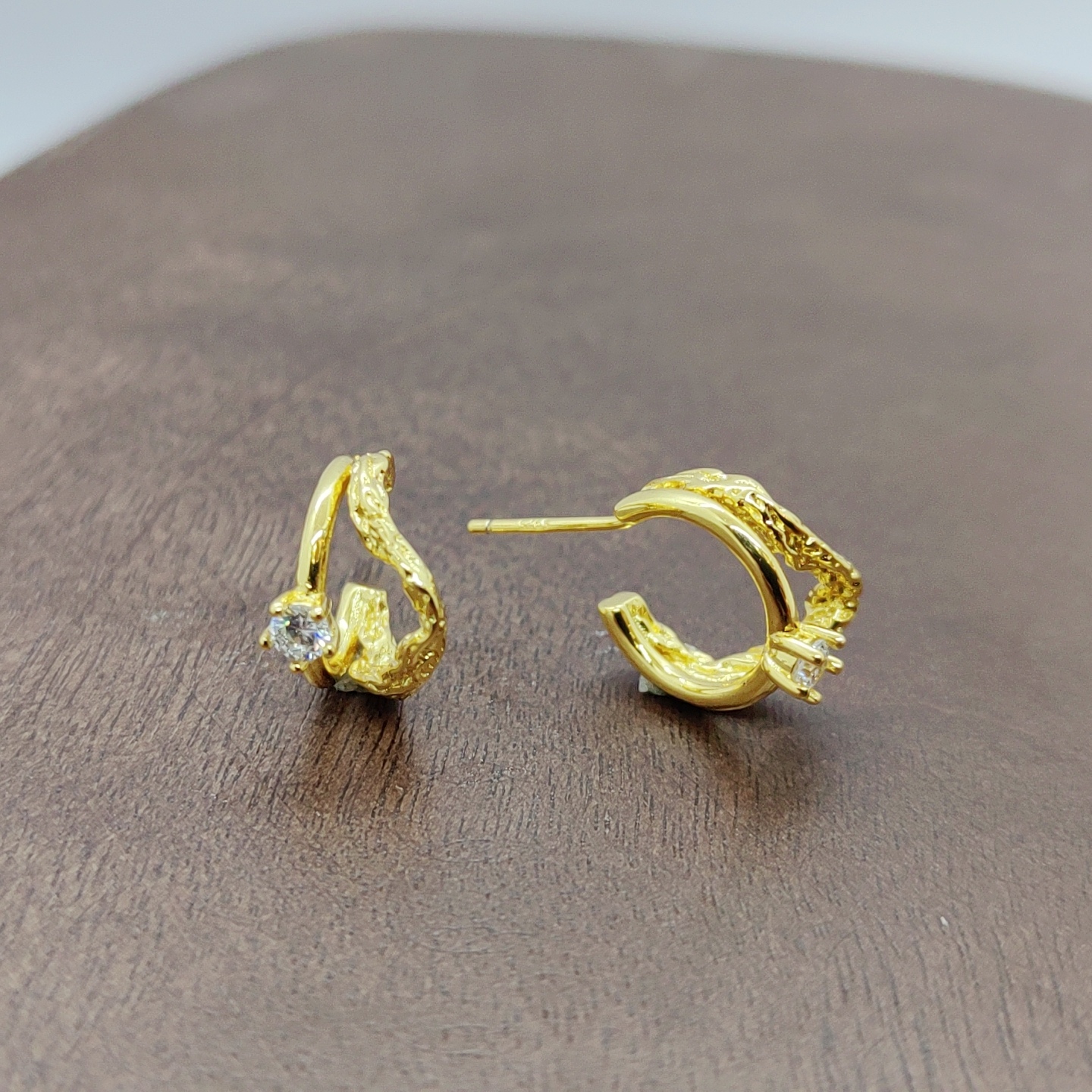 Golden zircon micro-inlaid rough earrings, fashionable earrings, women's simple and versatile earrings, white zirconium branch-patterned earrings, silver needles details Picture