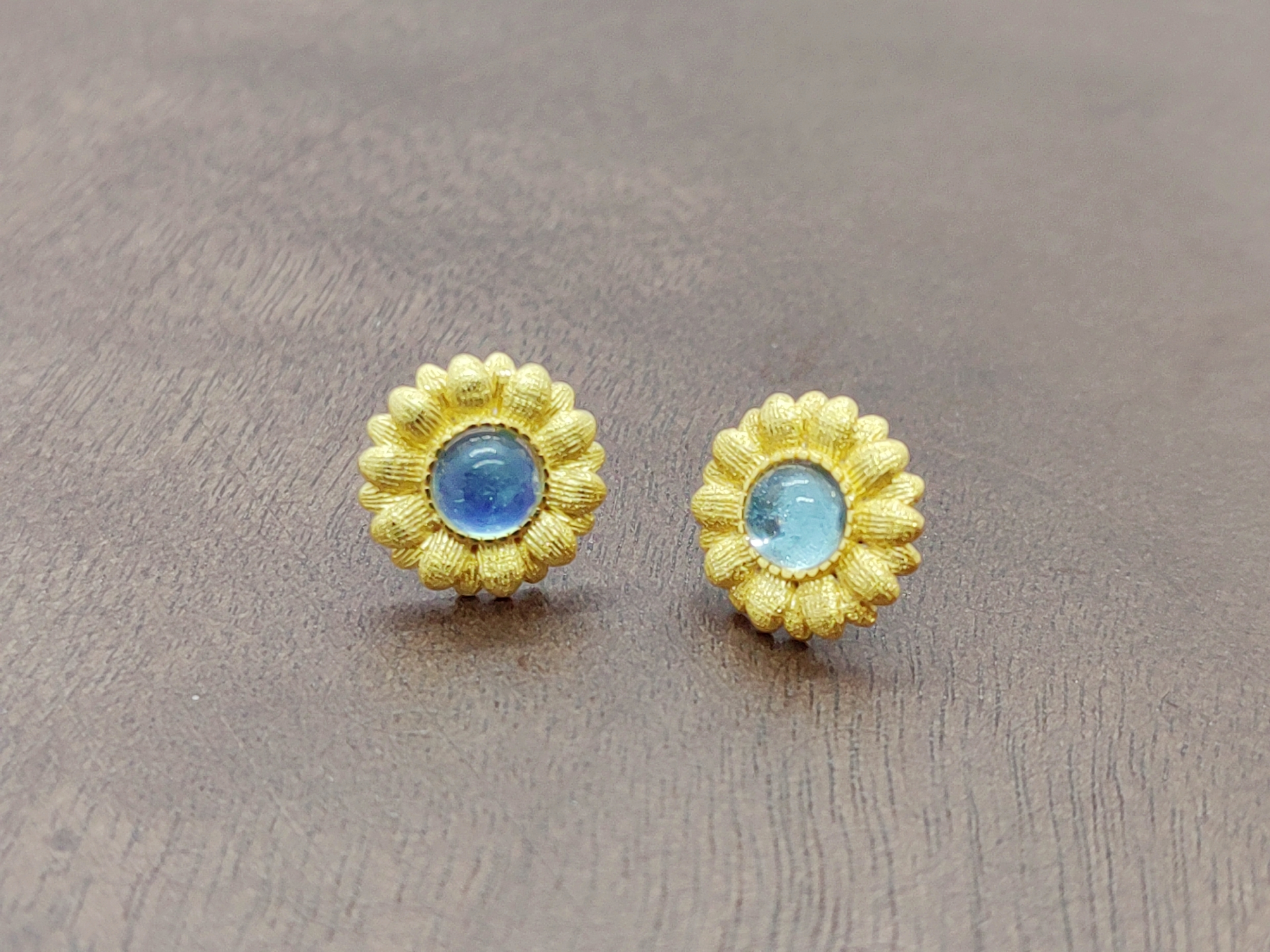 Blue zircon Daisy ear stud silver needle