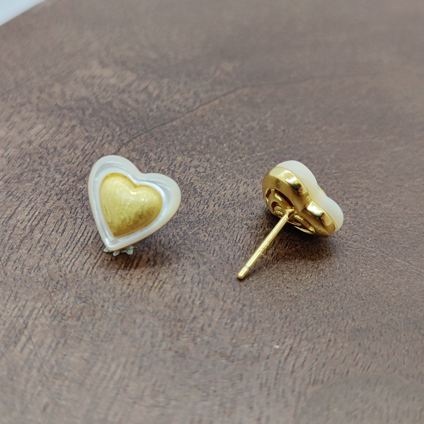 Golden brushed heart-shaped shell stud earrings, silver needle stud accessories, earrings, ear sticks, multiple pairs, simple, fashionable and versatile women's stud accessories Specification image