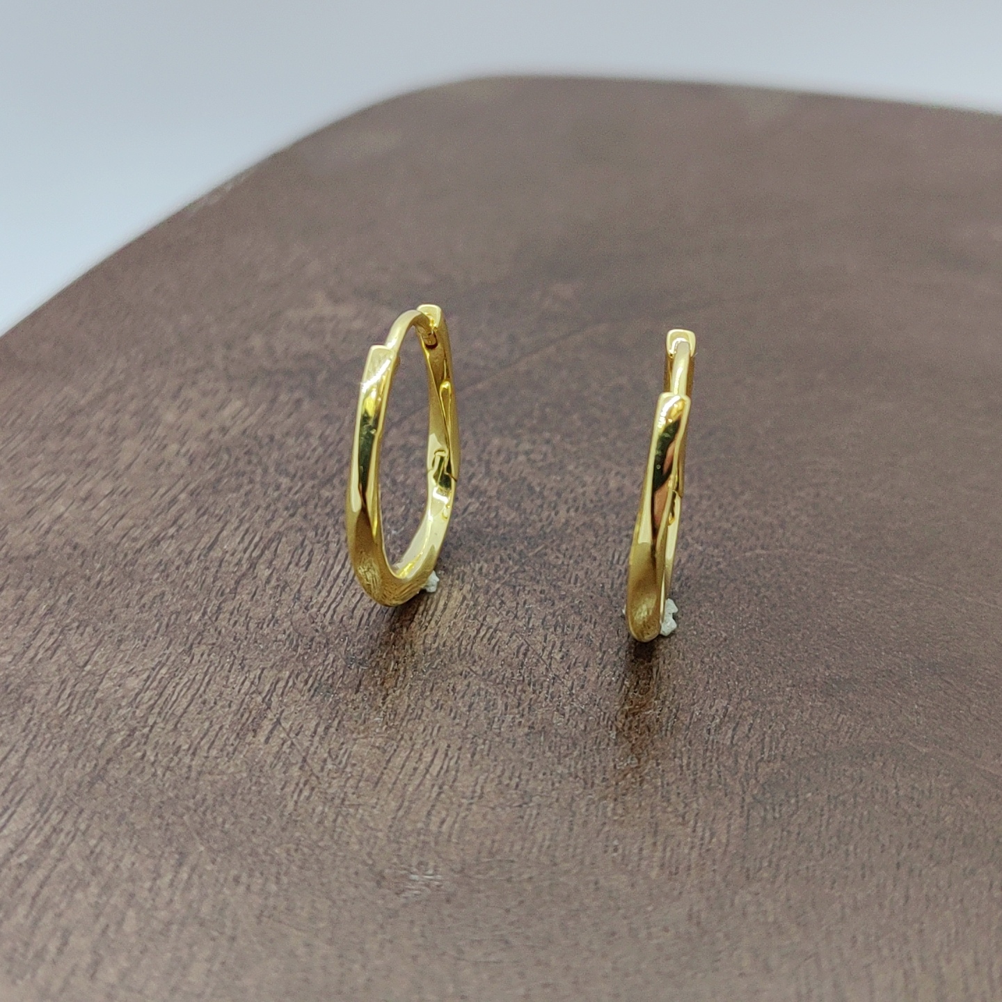 Simple plain ring earrings with silver needles Application Scenario